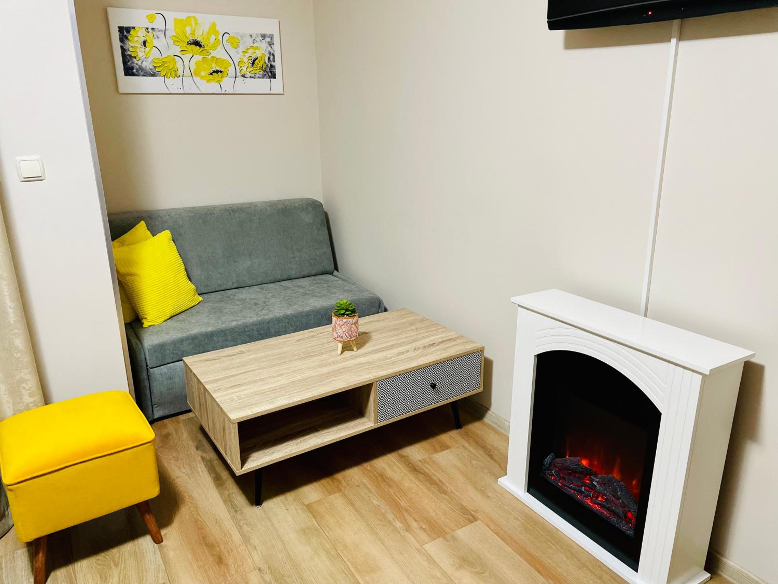 Double Room with Balcony (2 Adults + 1 Child) - Photo 3