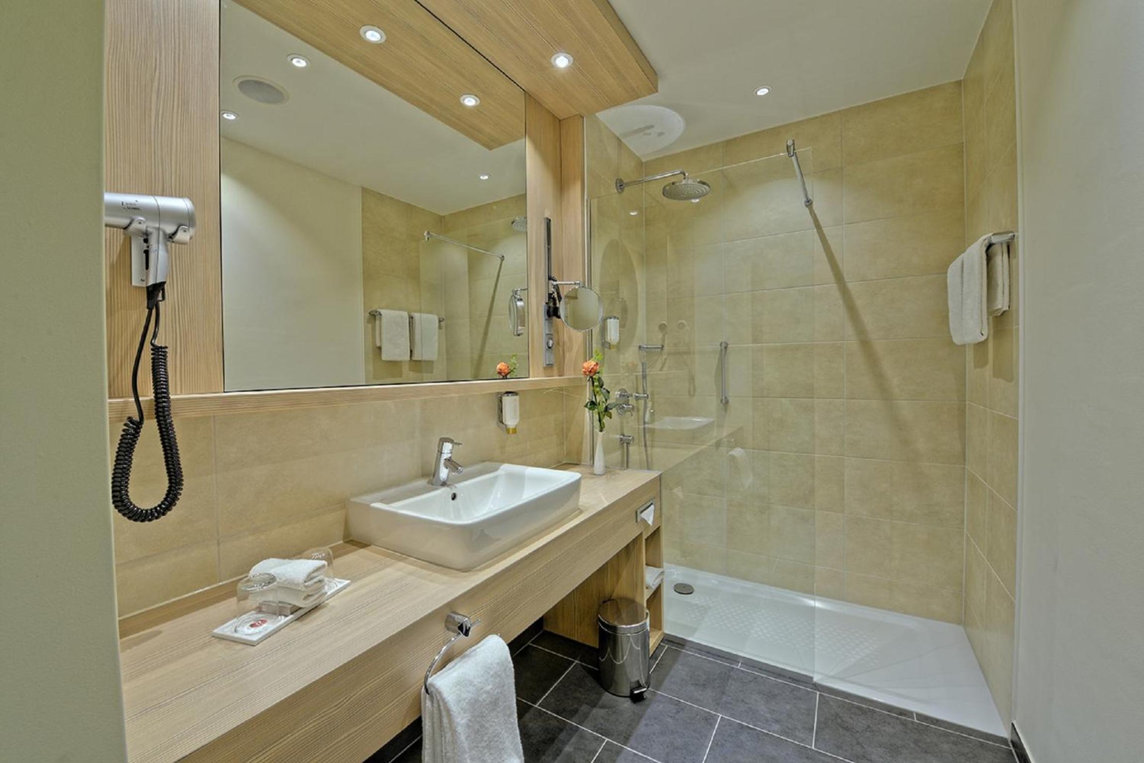 Standard Double Room - Photo 6