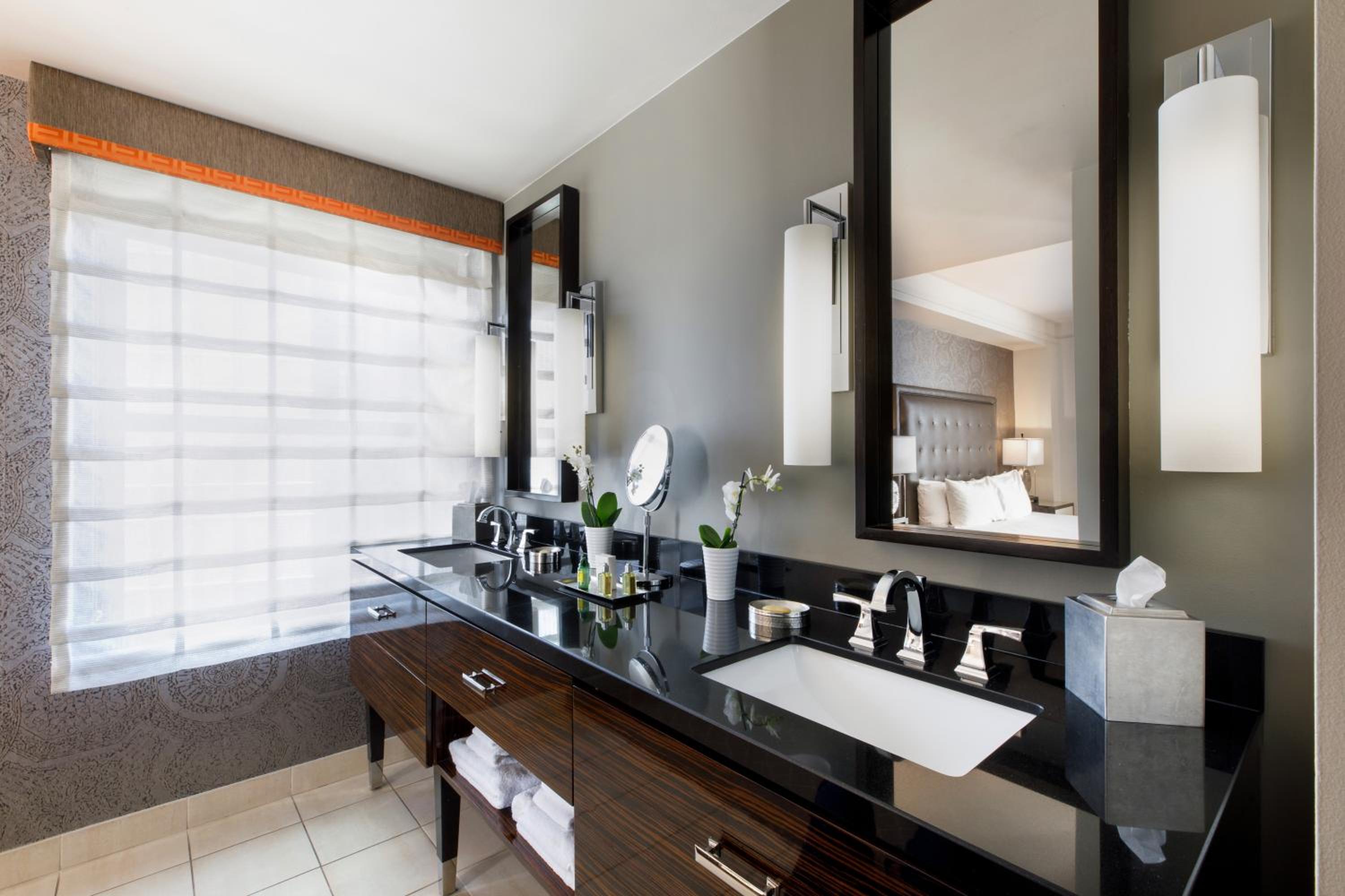 King Suite - Photo 8
