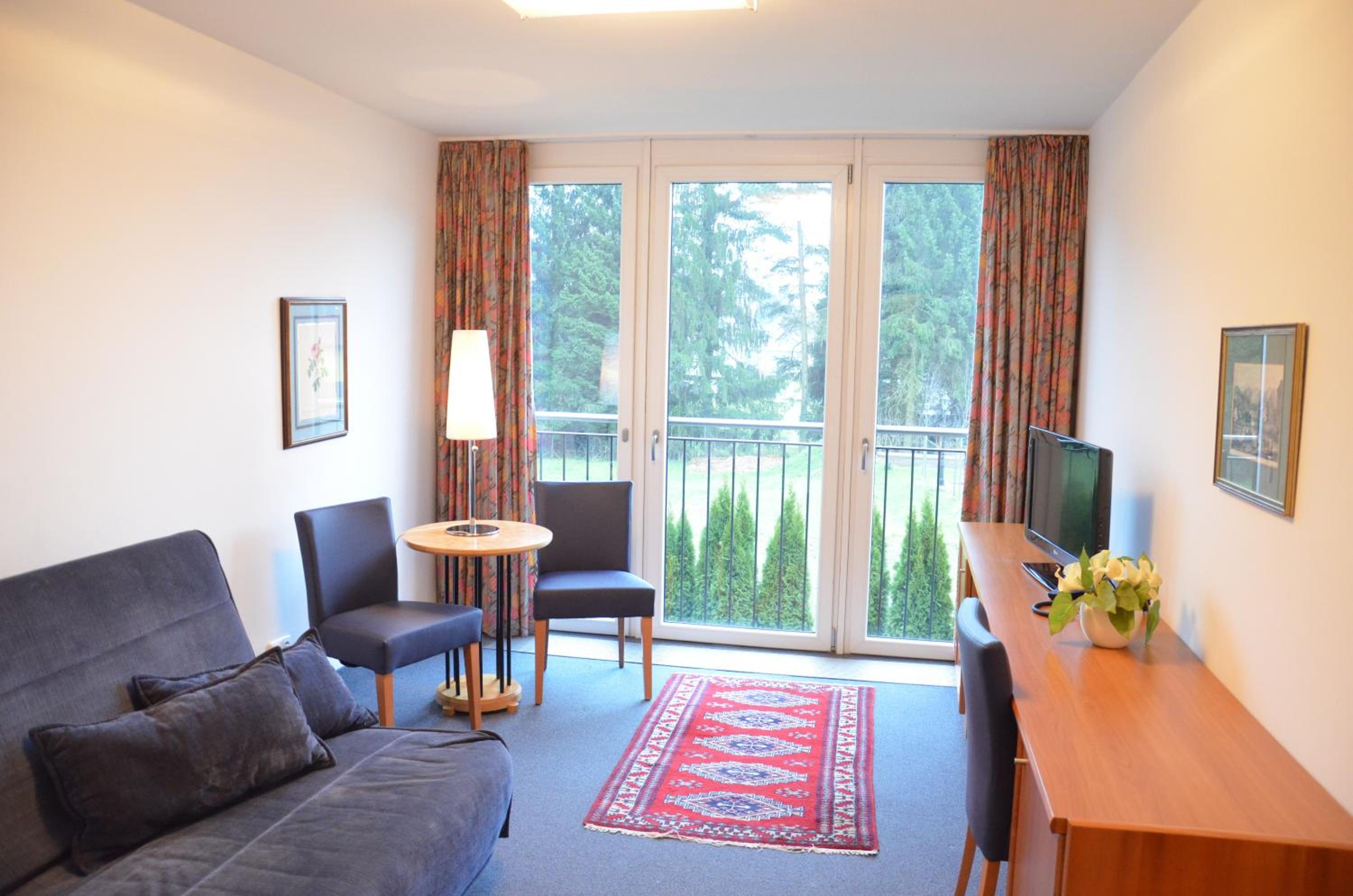 Apartment with Garden View