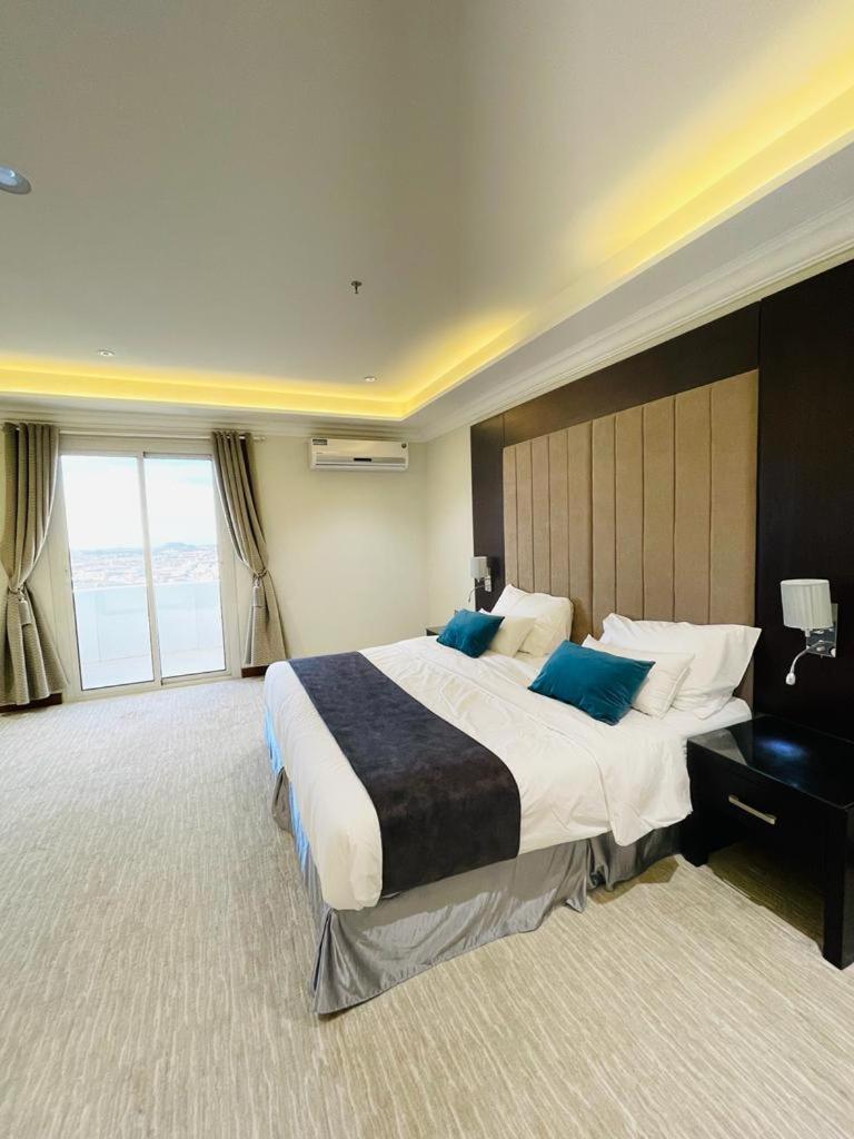 Double Room with Balcony photo 3