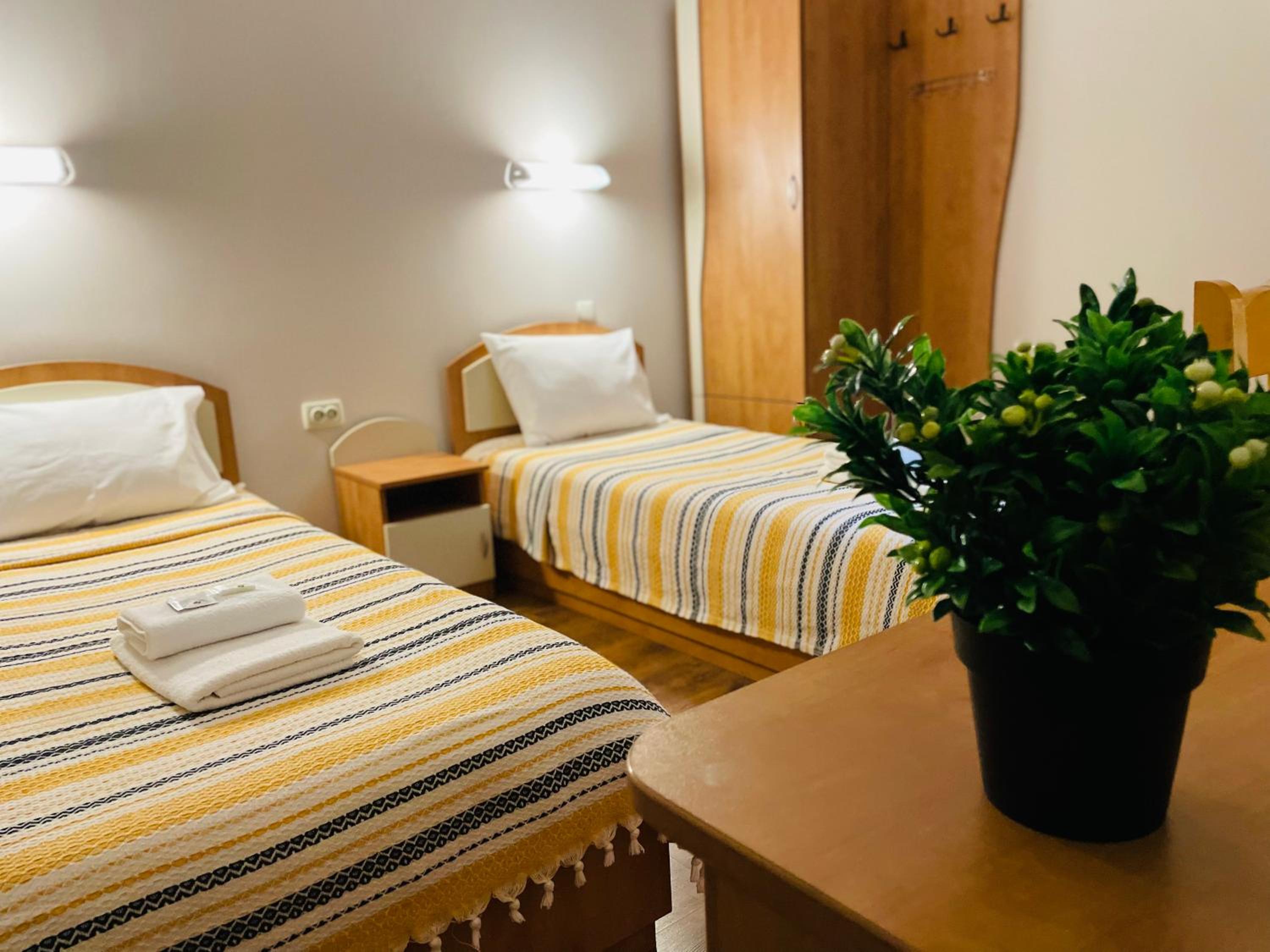 Twin Room with Balcony - Photo 1