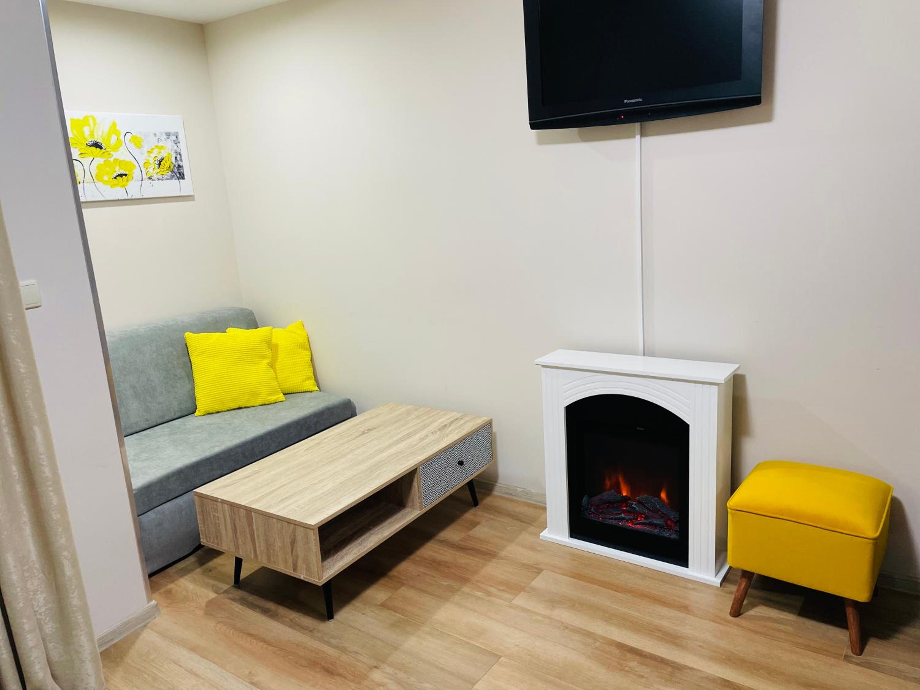 Double Room with Balcony (2 Adults + 1 Child) - Photo 4