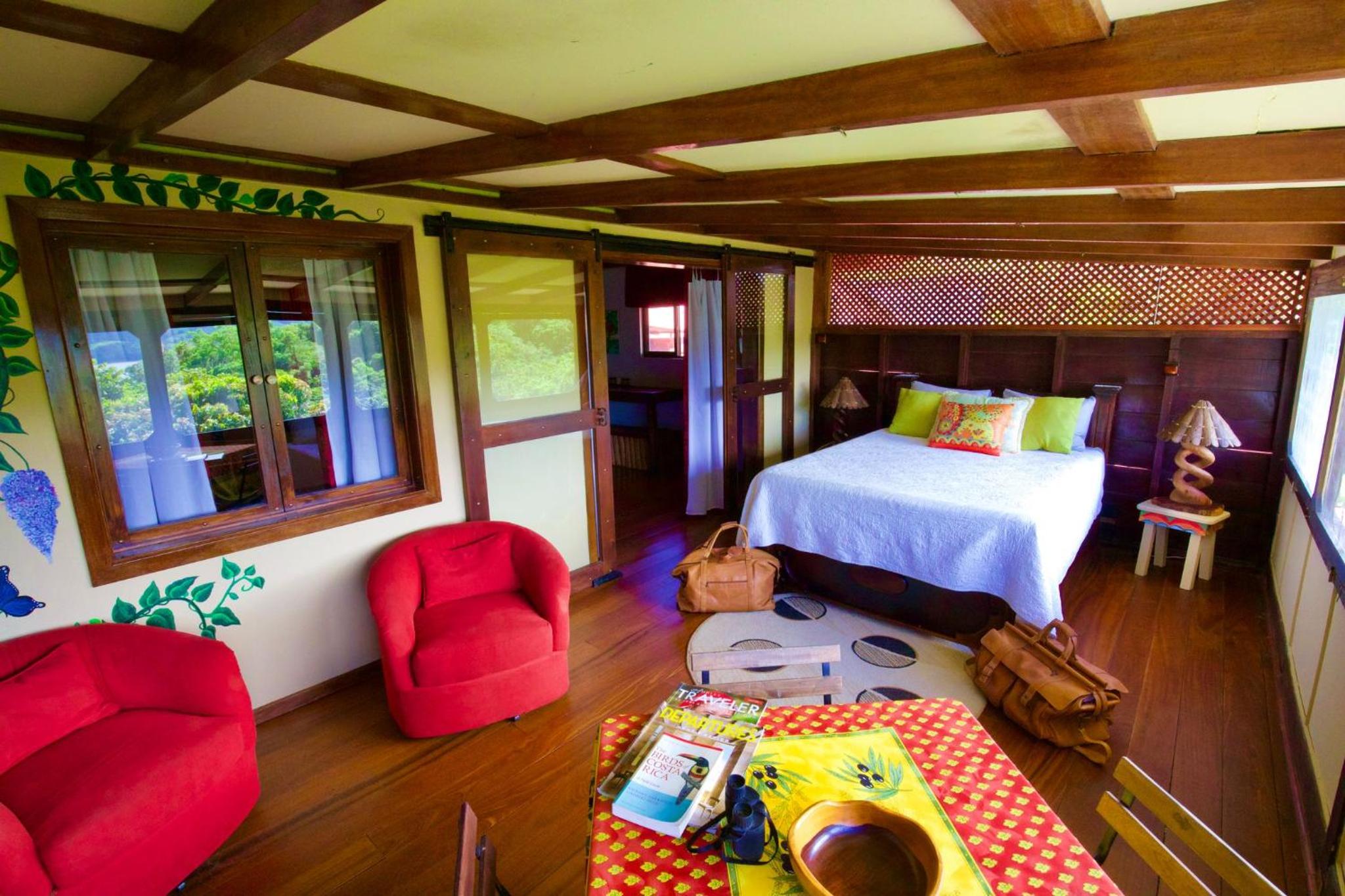Deluxe Family Suite photo 3