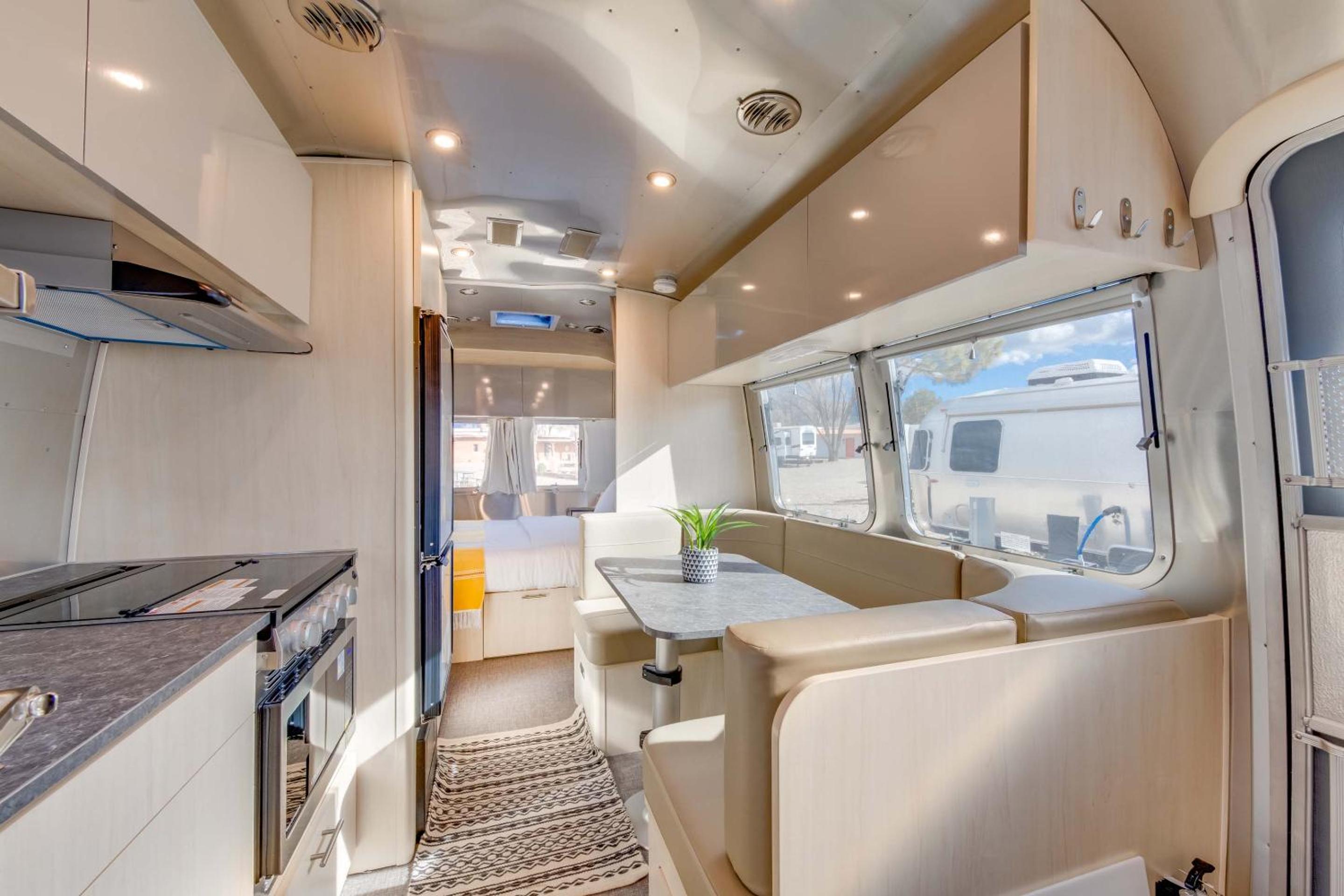 Airstream 25' photo 3