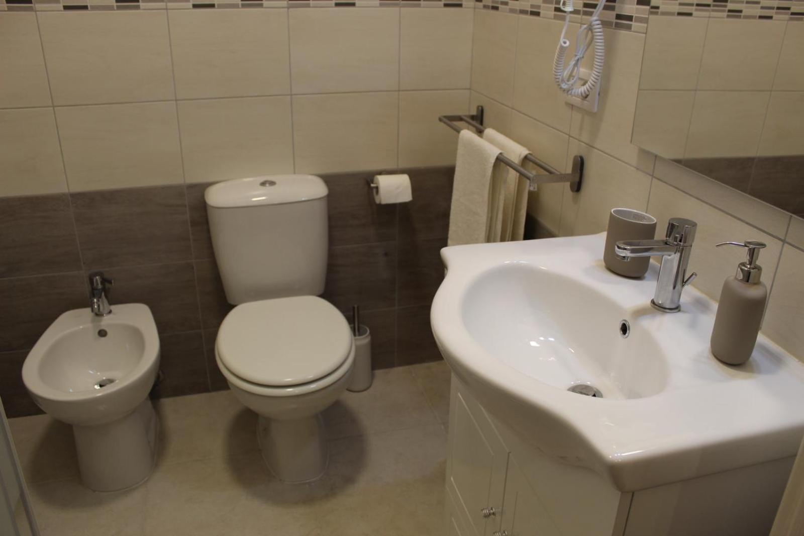 Double Room with Balcony photo 2