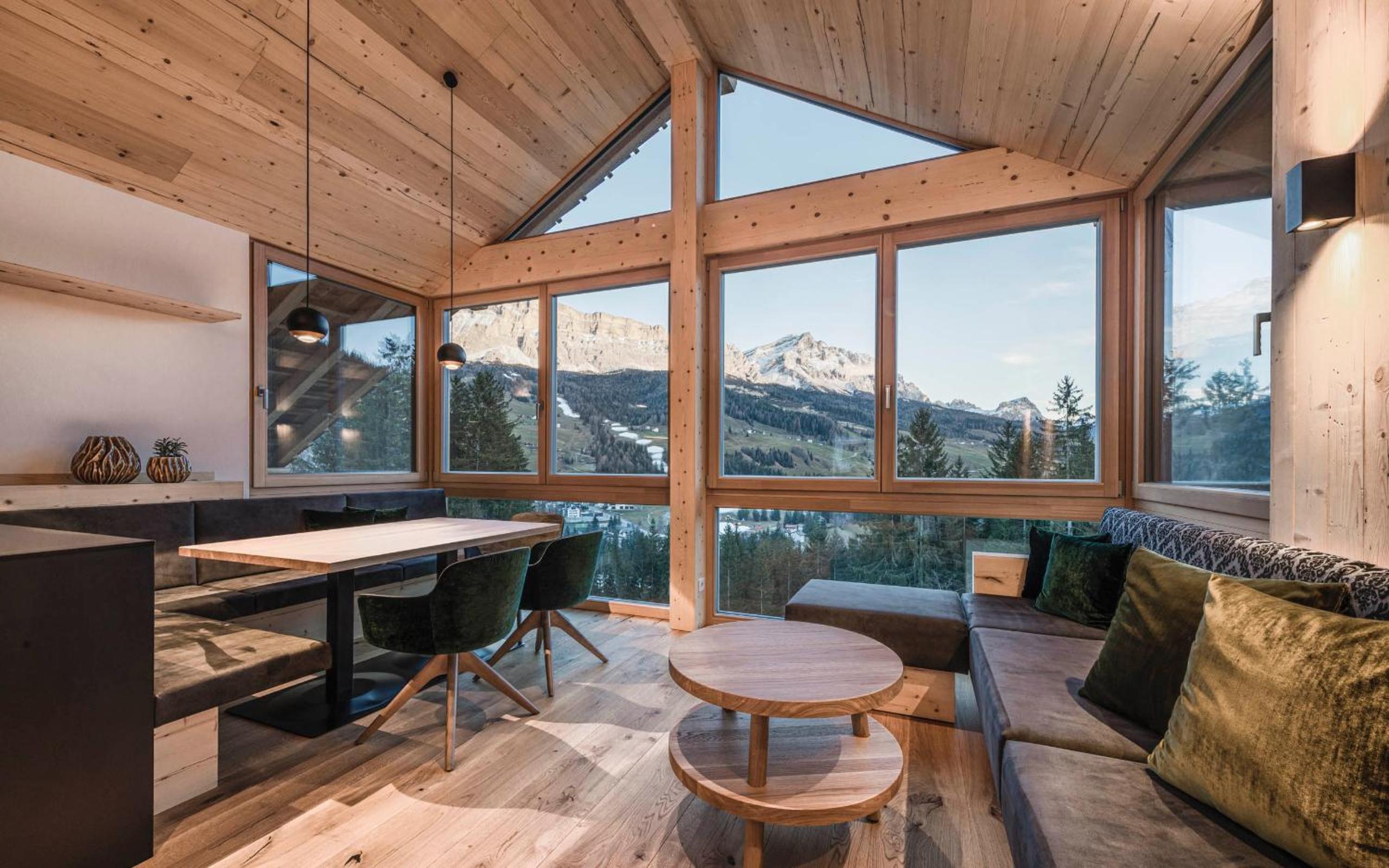 Apartment with Mountain View photo 3