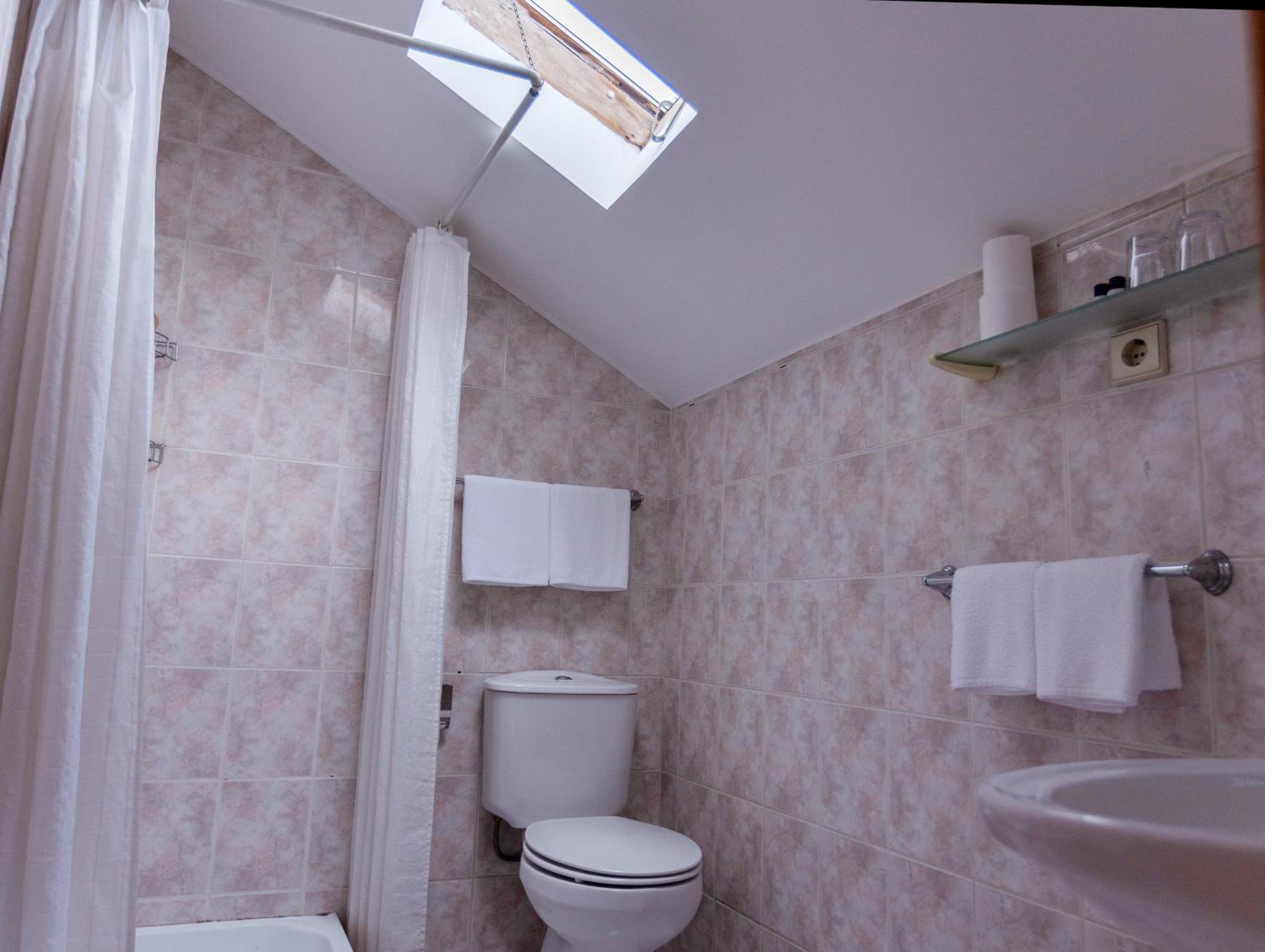 Budget Triple Room photo 3