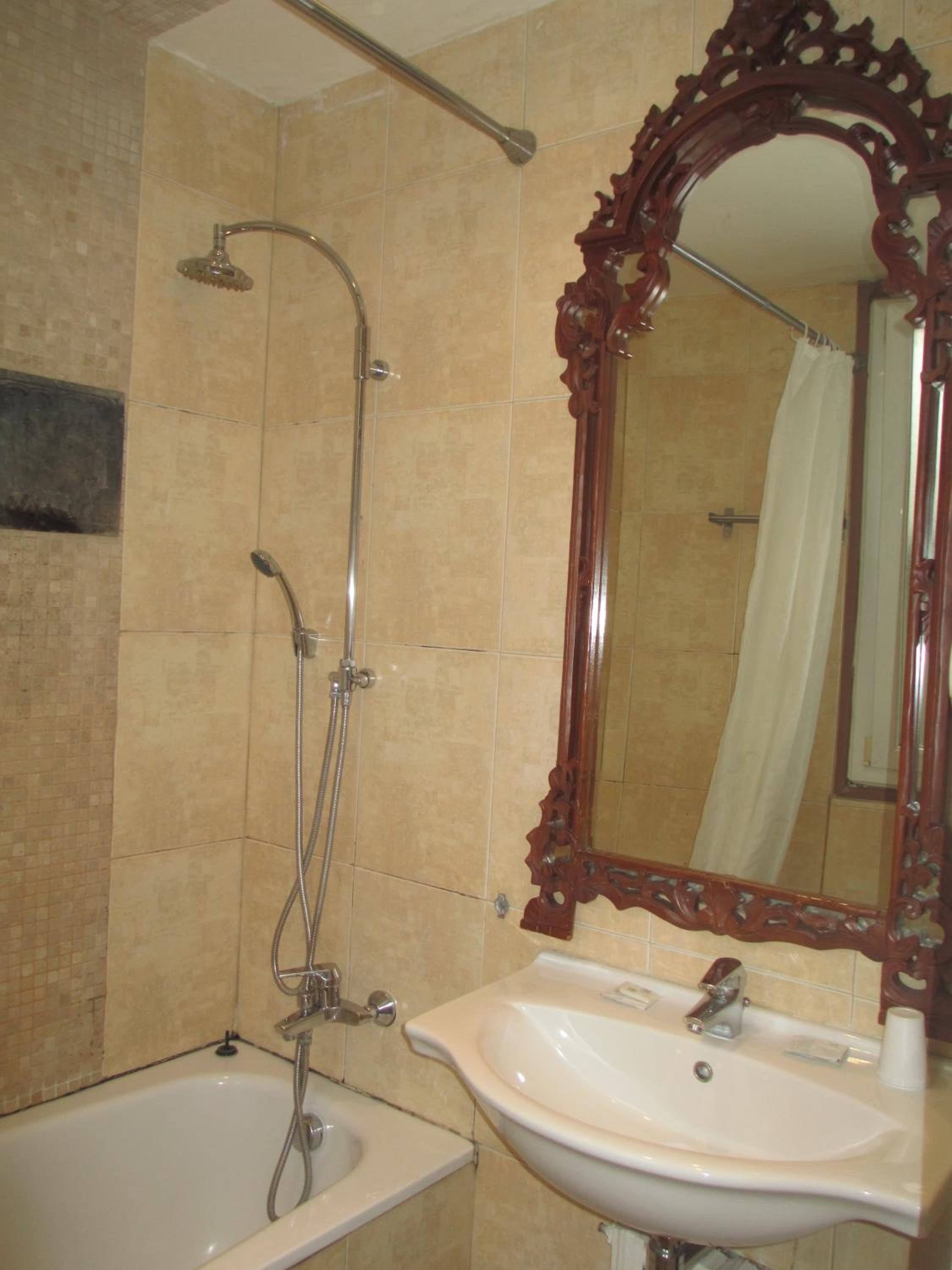 Double Room with Bathtub (without elevator) photo 2