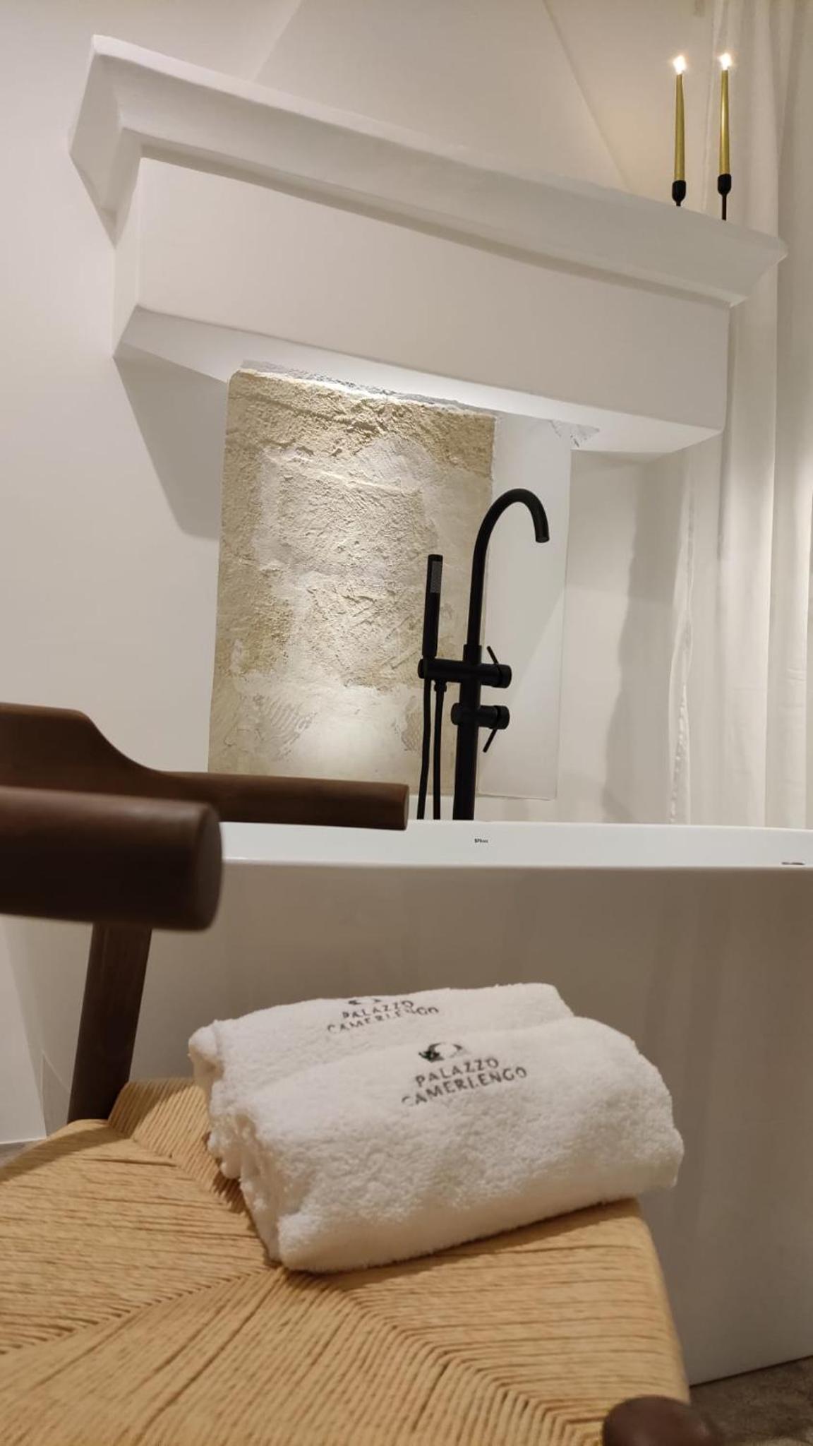 Double Room with Spa Bath photo 2