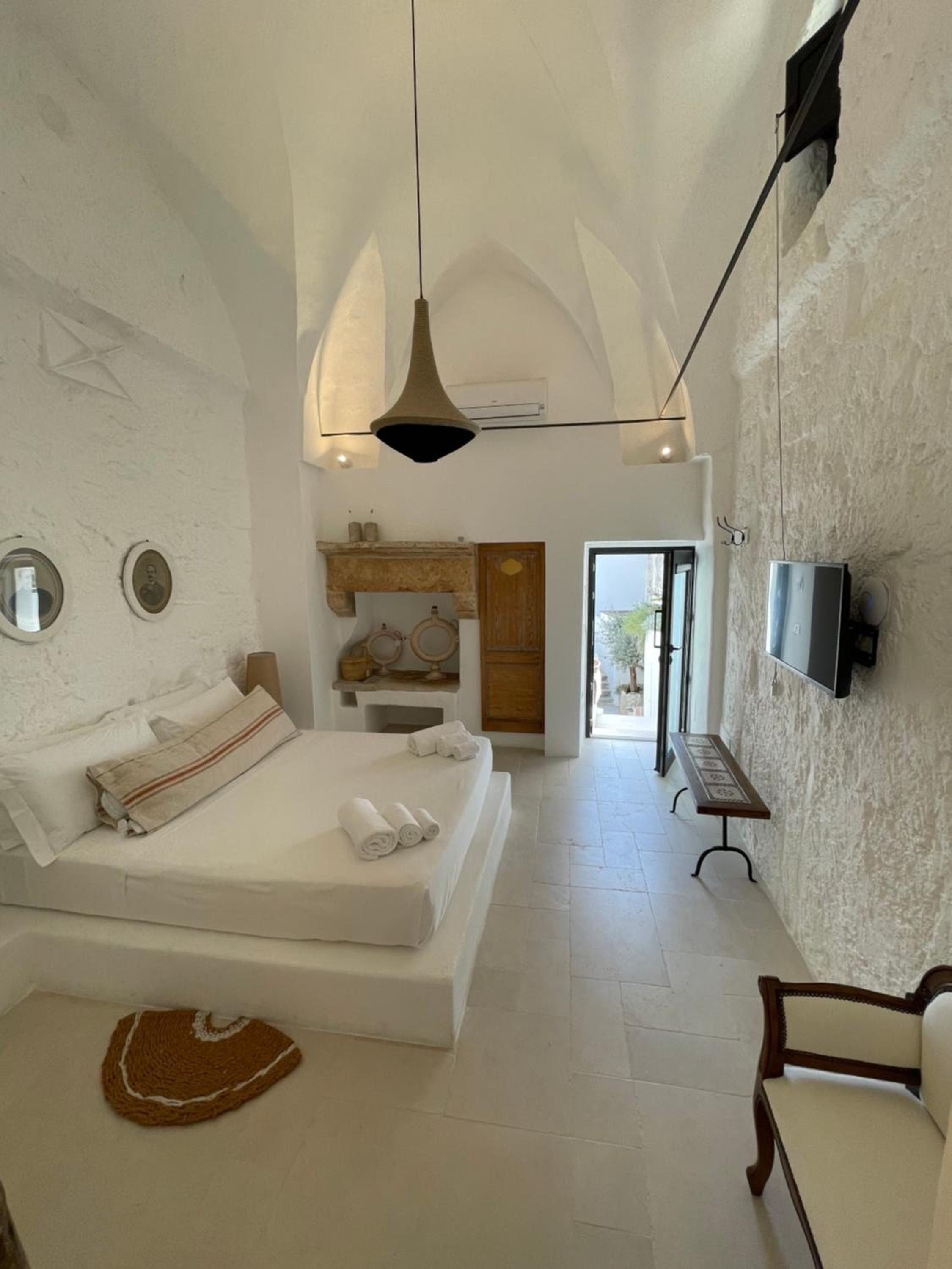 Deluxe Double Room - Photo 17