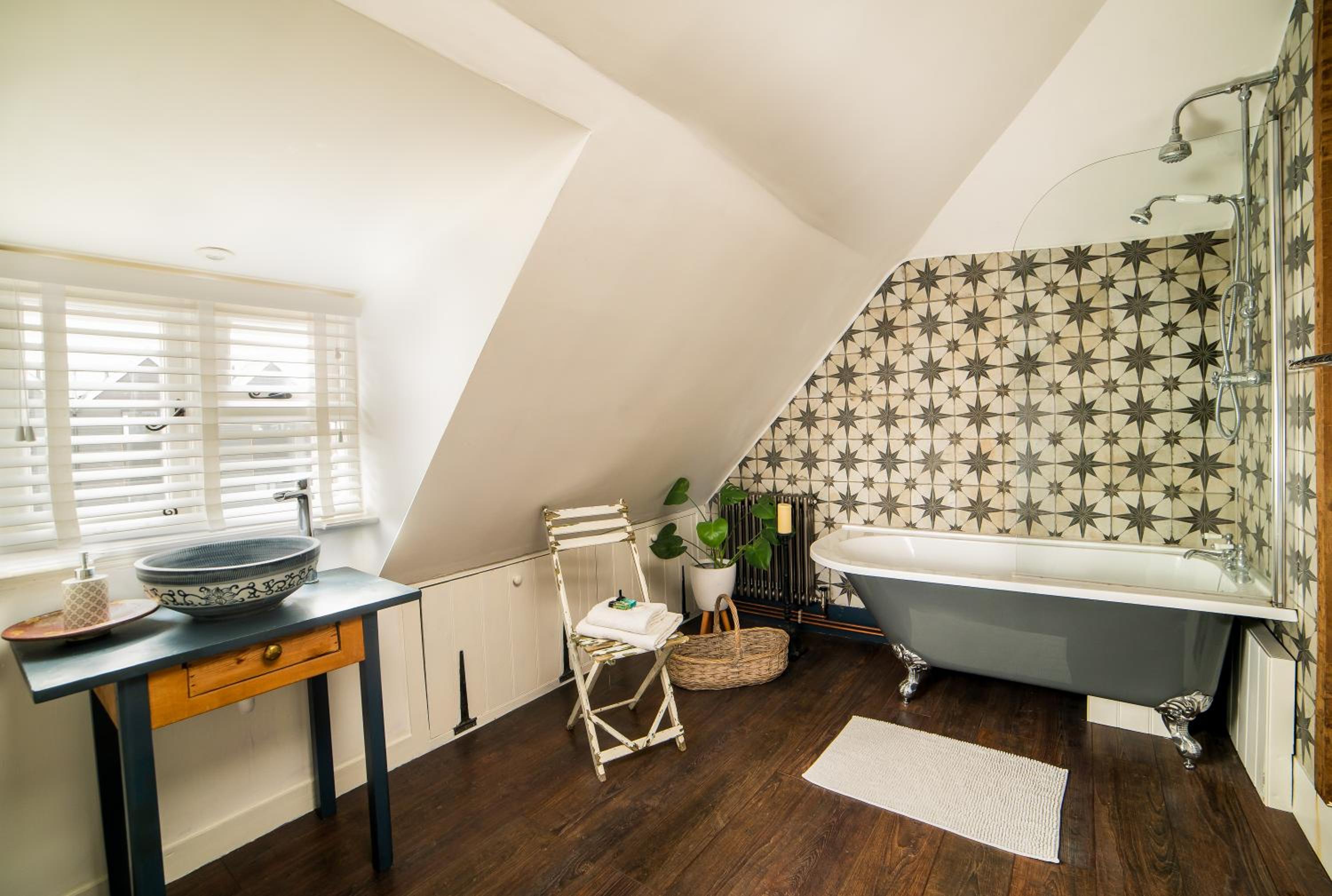 Three-Bedroom House photo 2