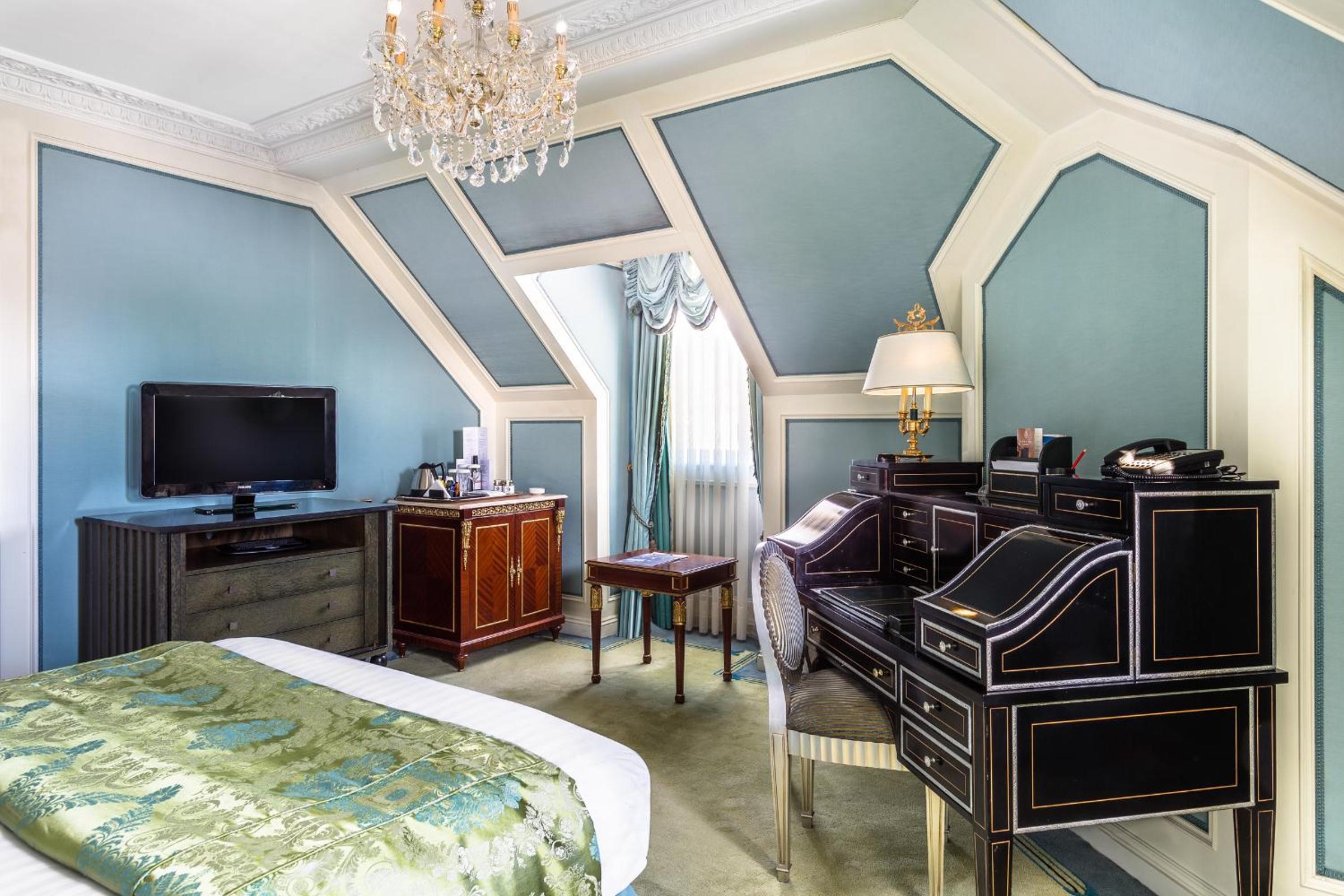 Queen Room photo 3