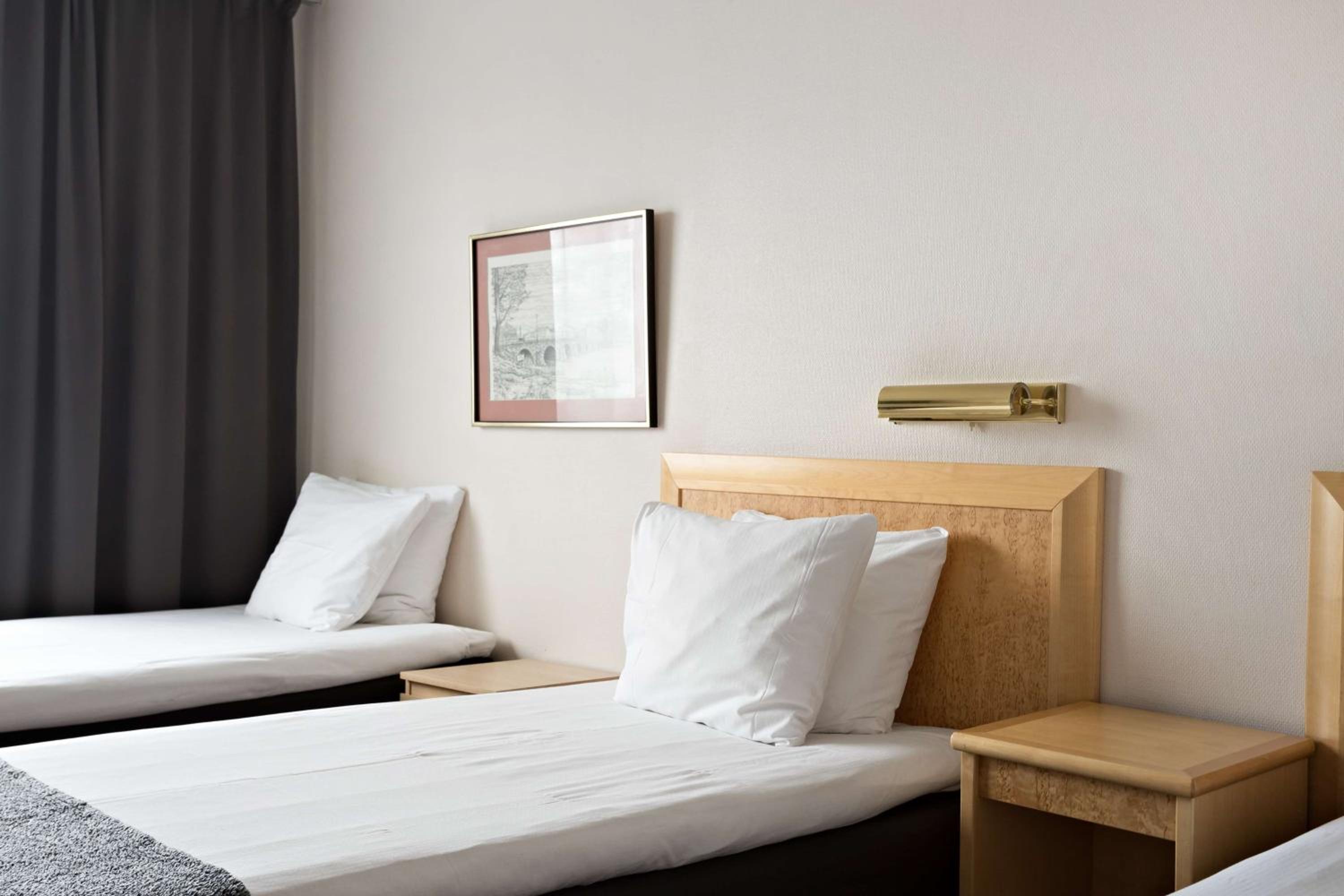 Triple Room - Non-Smoking photo 3
