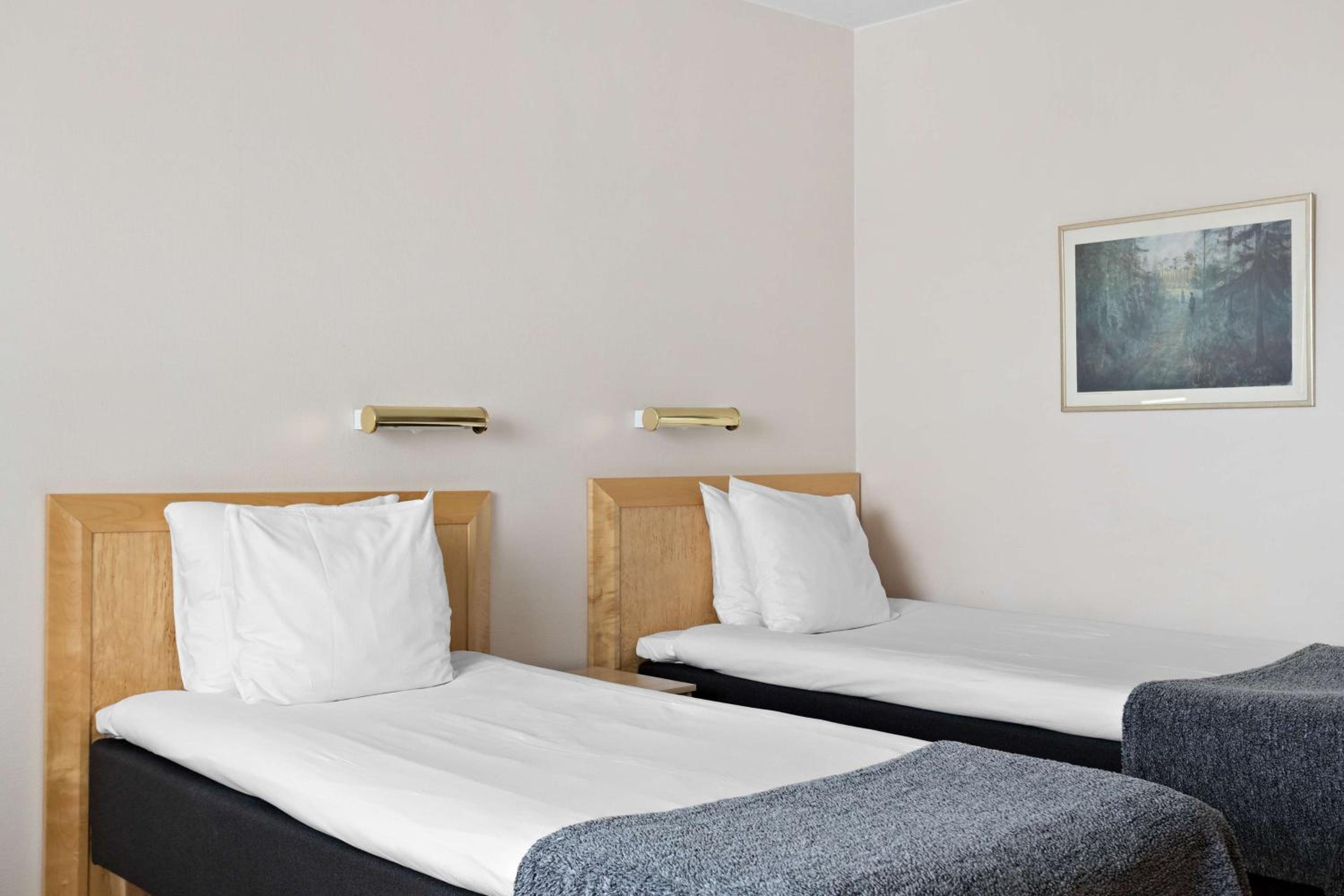 Twin Room - Photo 3