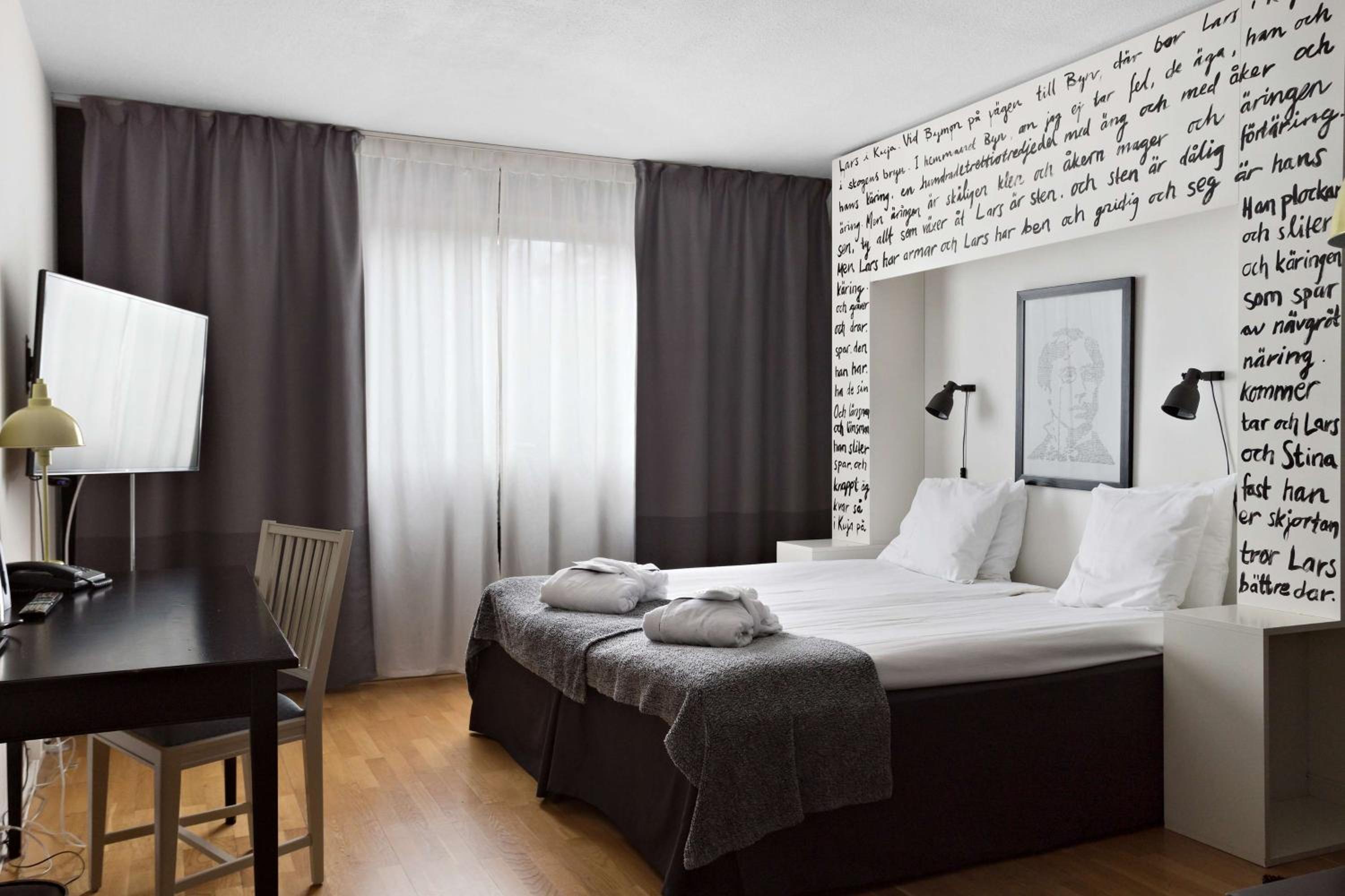 Superior Double Room - Non-Smoking - Photo 2