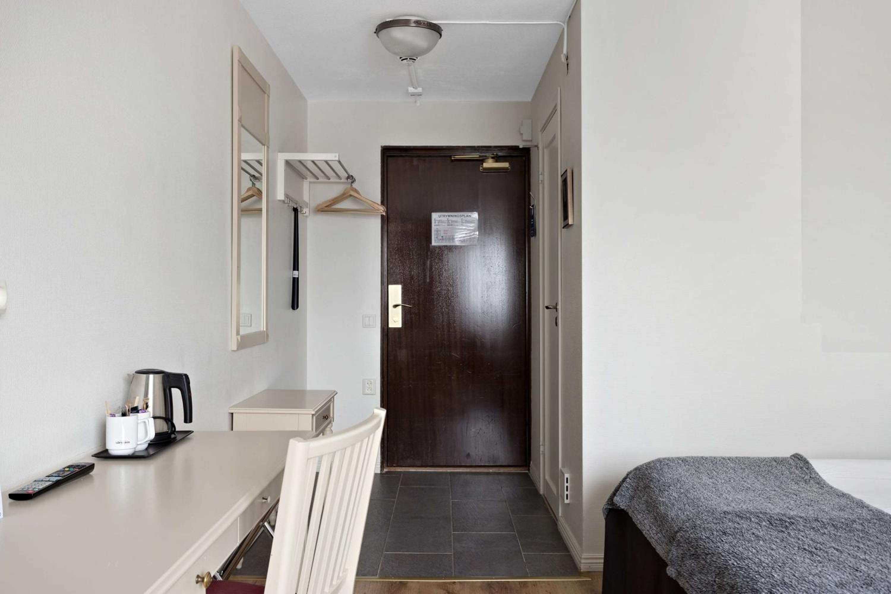 Twin Room - Pet Friendly - Photo 3
