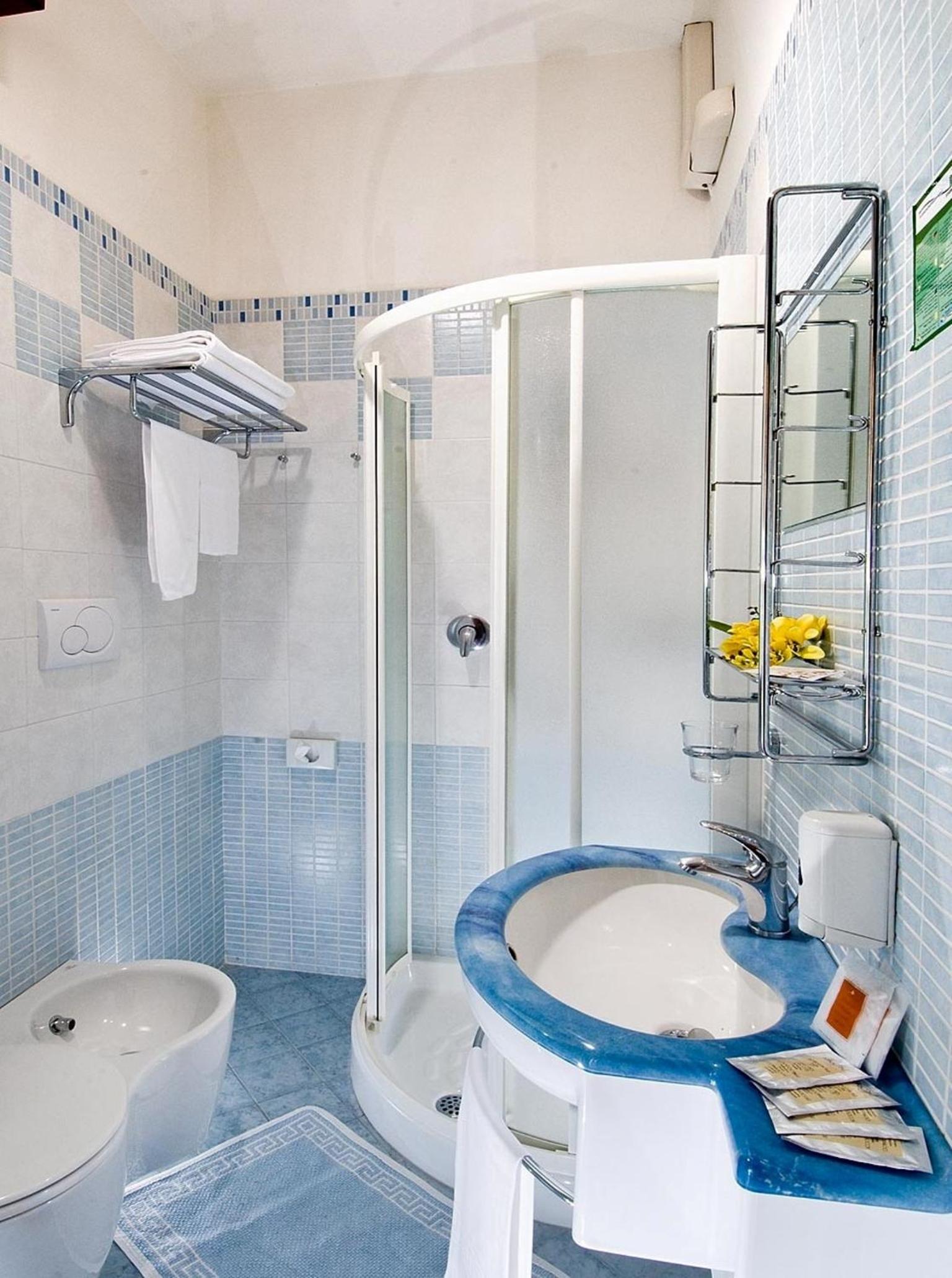 Double or Twin Room - Photo 10