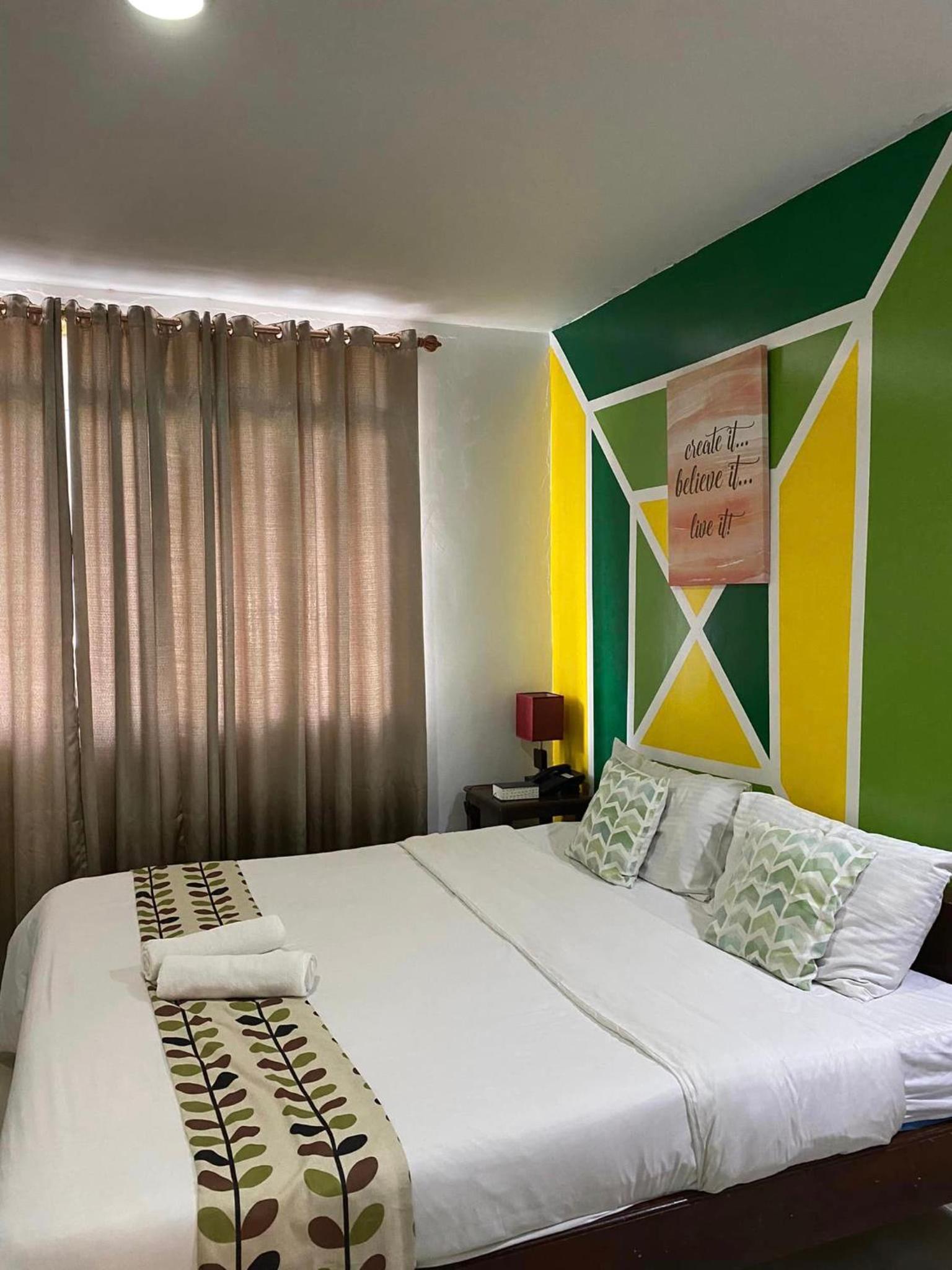 Standard King Room photo 1
