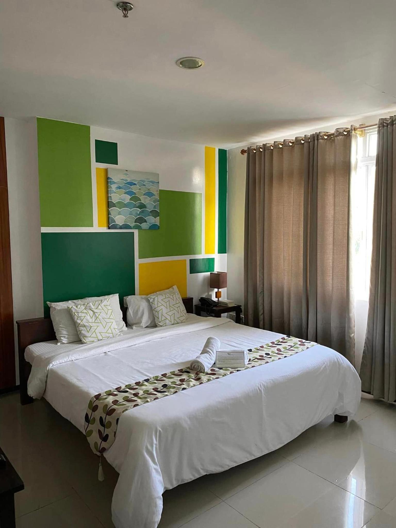Deluxe King Room photo 1