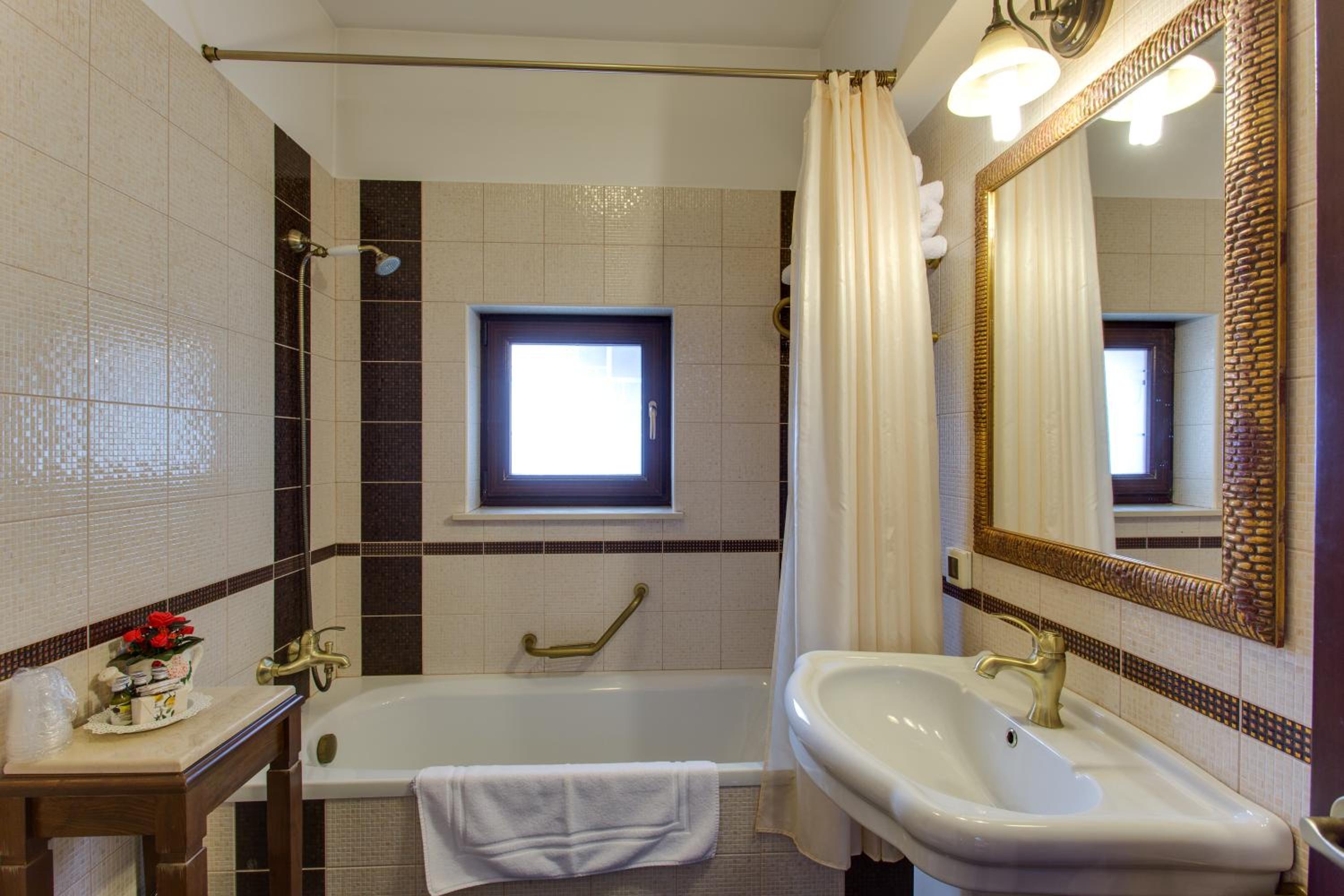 Junior Suite - Photo 13