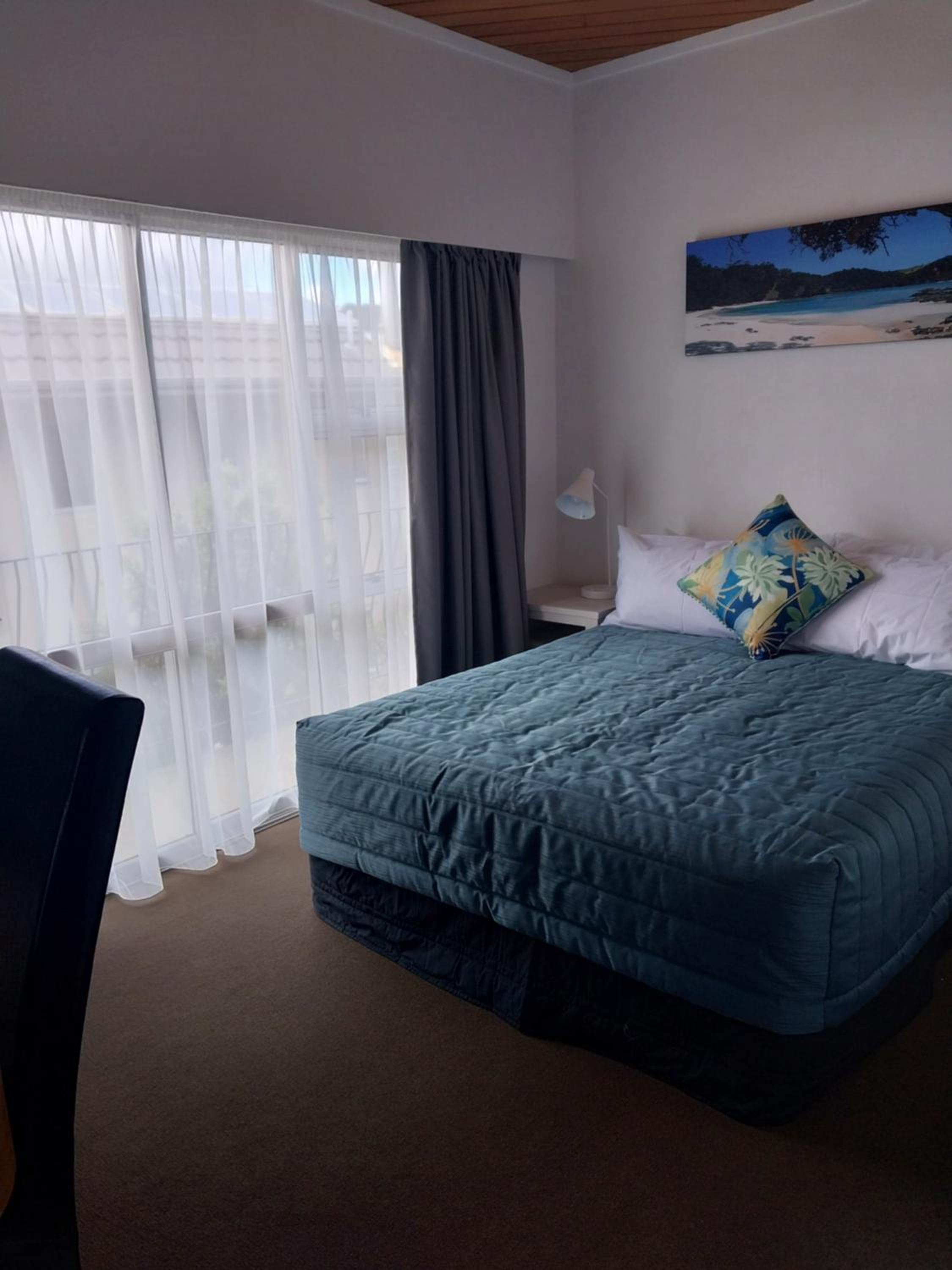 One-Bedroom Apartment with Sea View first floor photo 1
