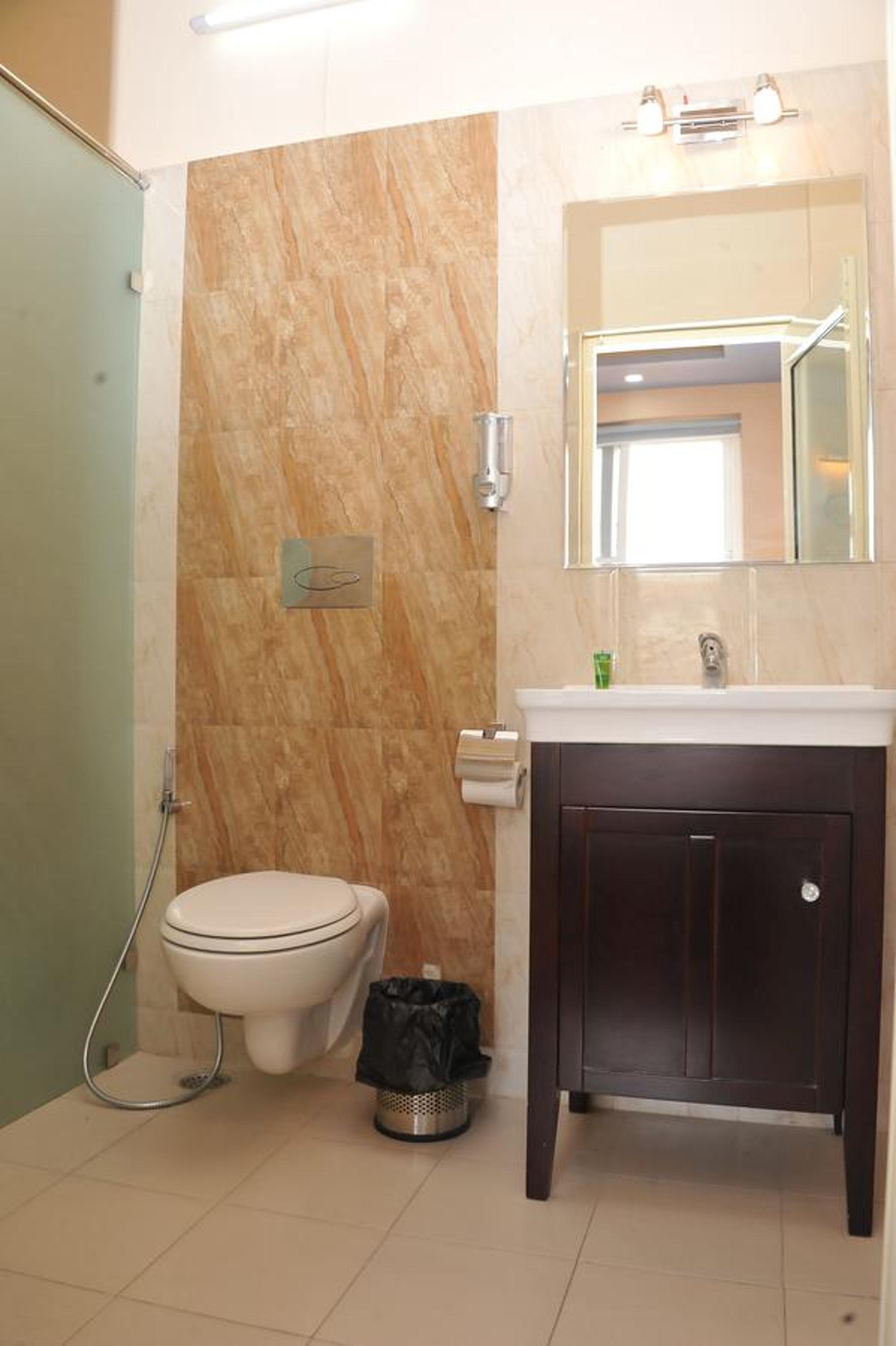 Deluxe Double Room with Balcony photo 3