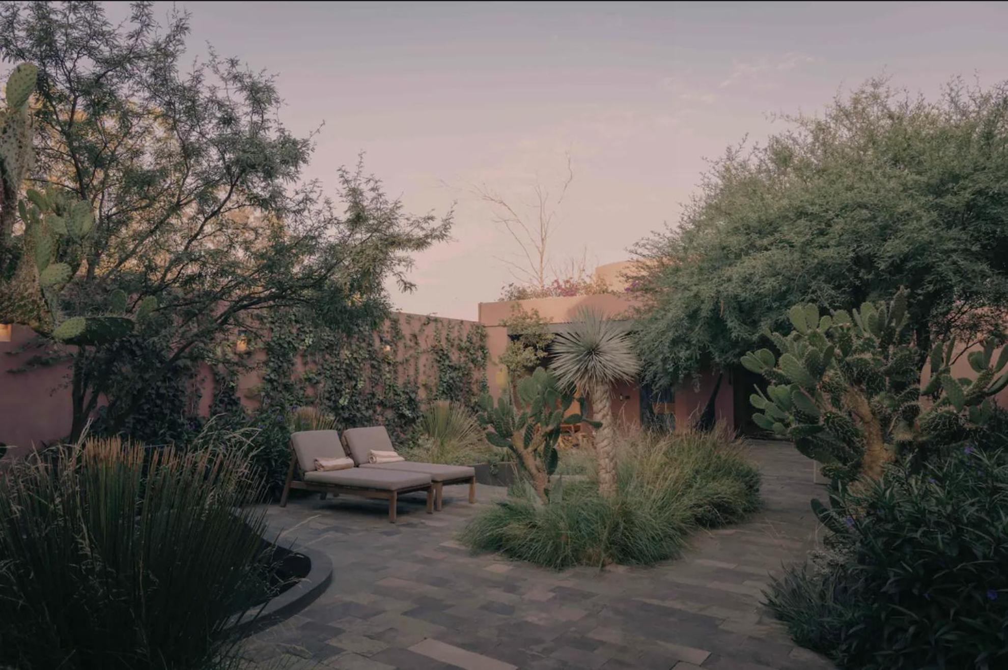 Studio with Balcony - Photo 15