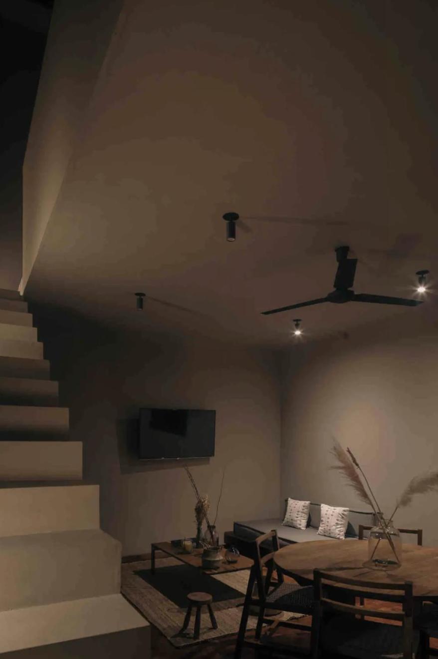 Studio with Balcony - Photo 5