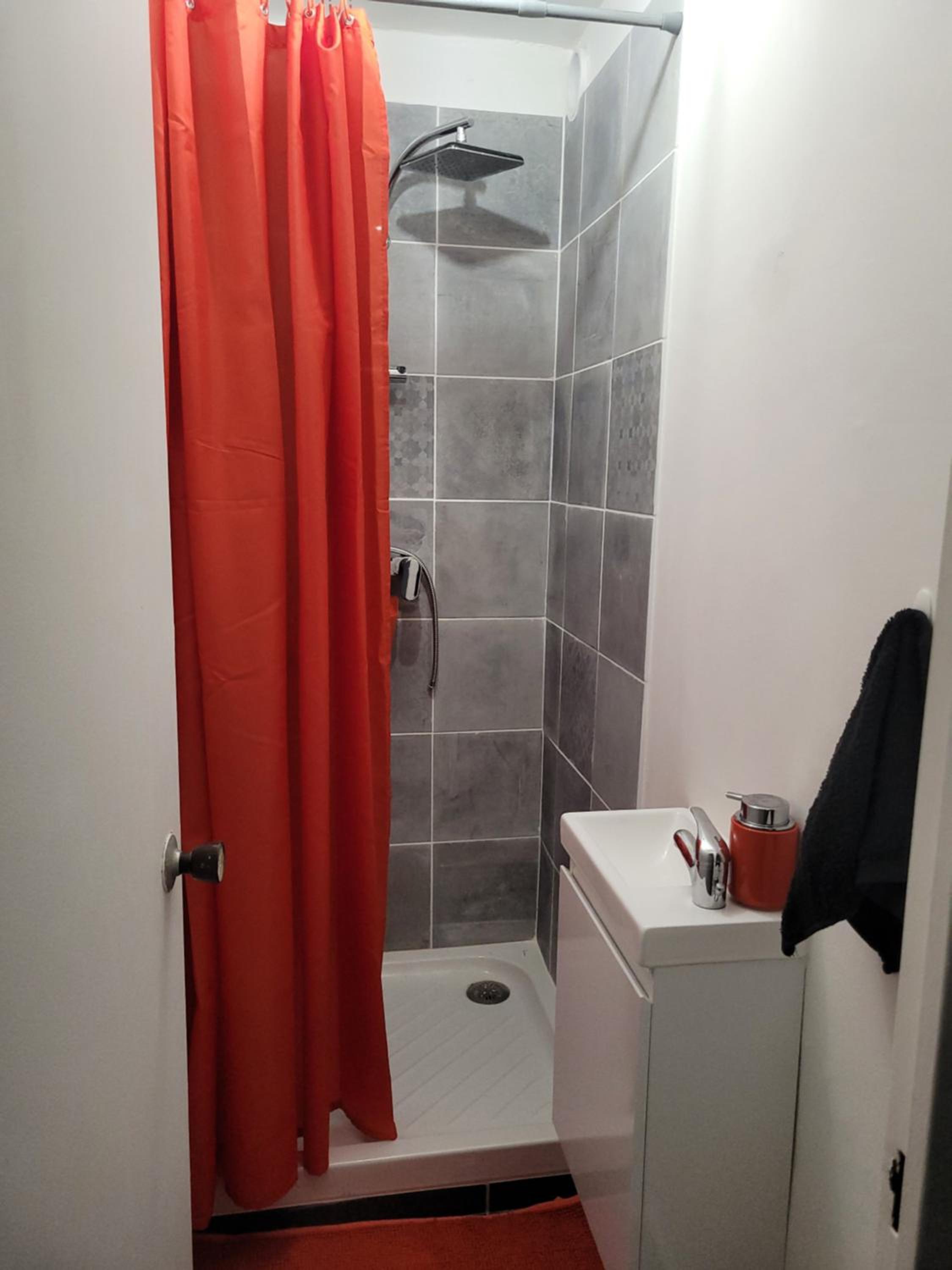 Twin Room - Photo 7