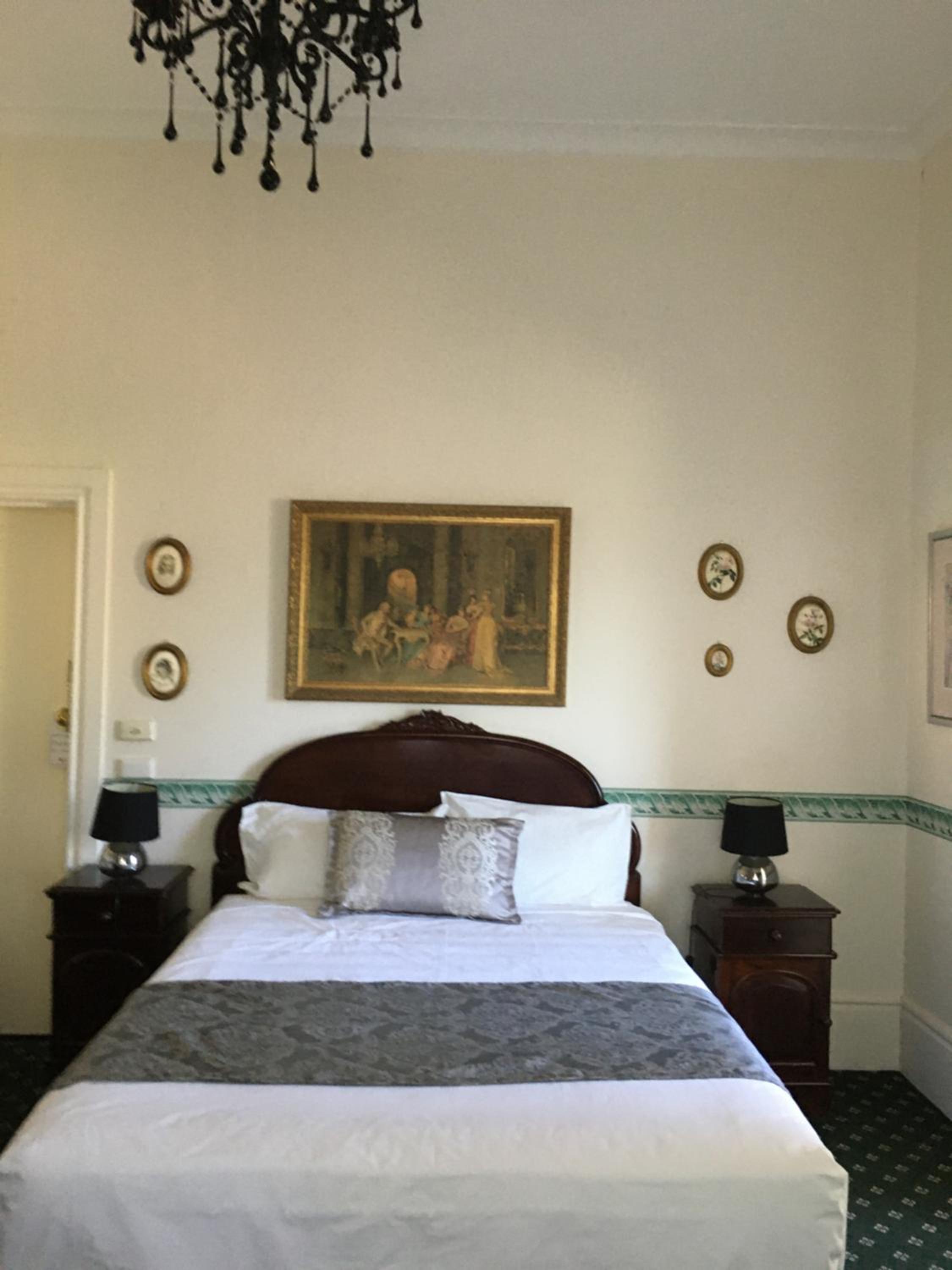 Twin Room with Extra Bed - Photo 1