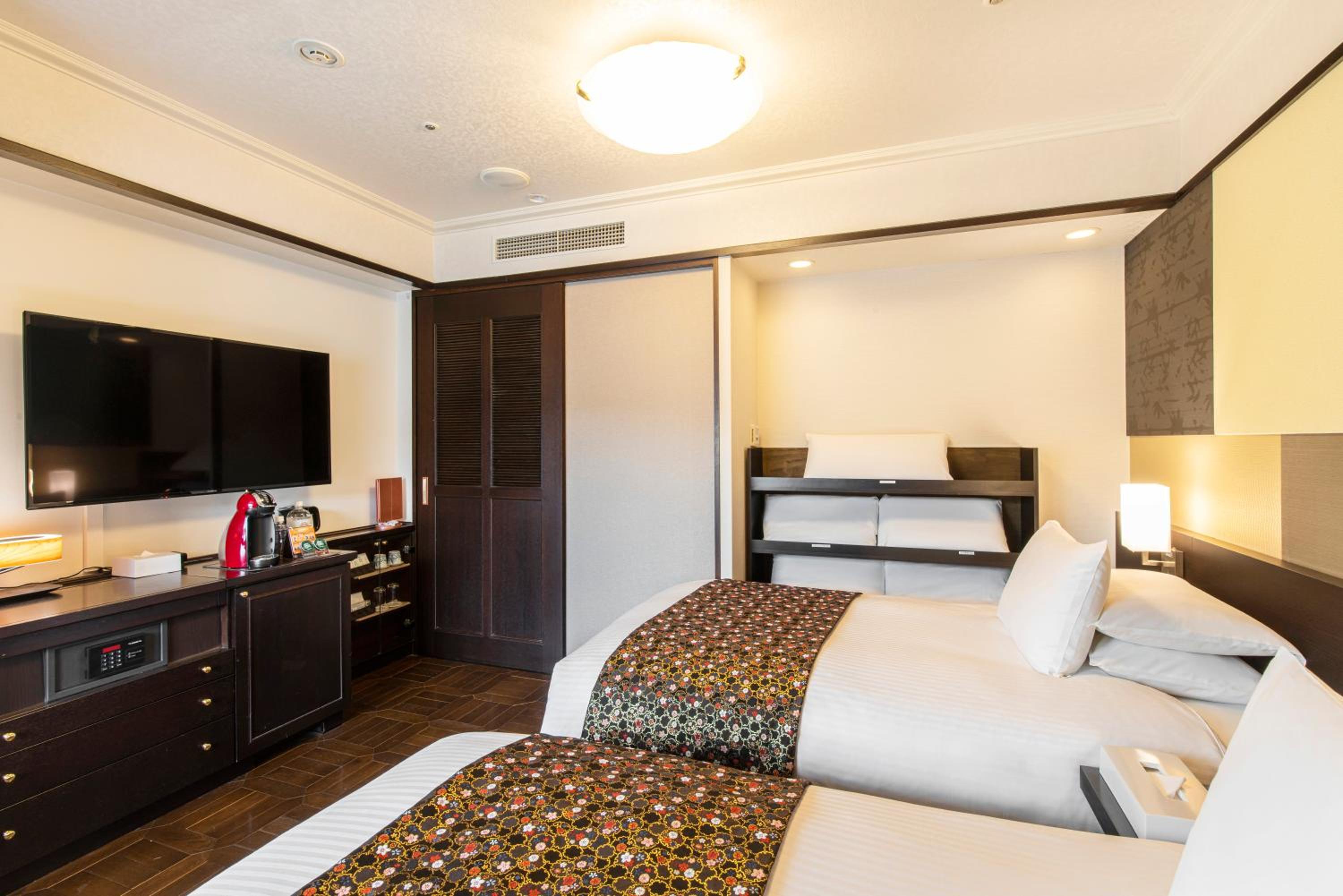 Deluxe Twin Room photo 3