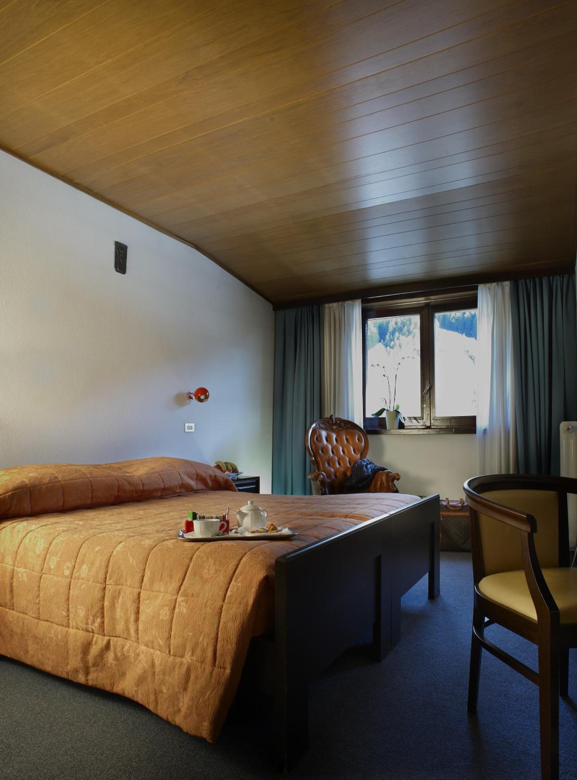 Standard Double or Twin Room - Photo 7