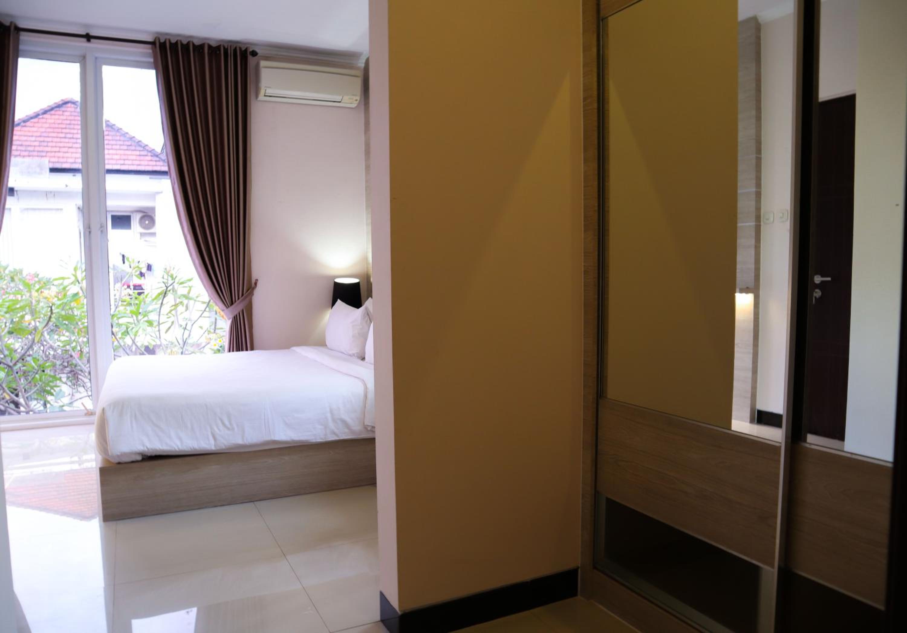 Two-Bedroom Residence - Photo 4
