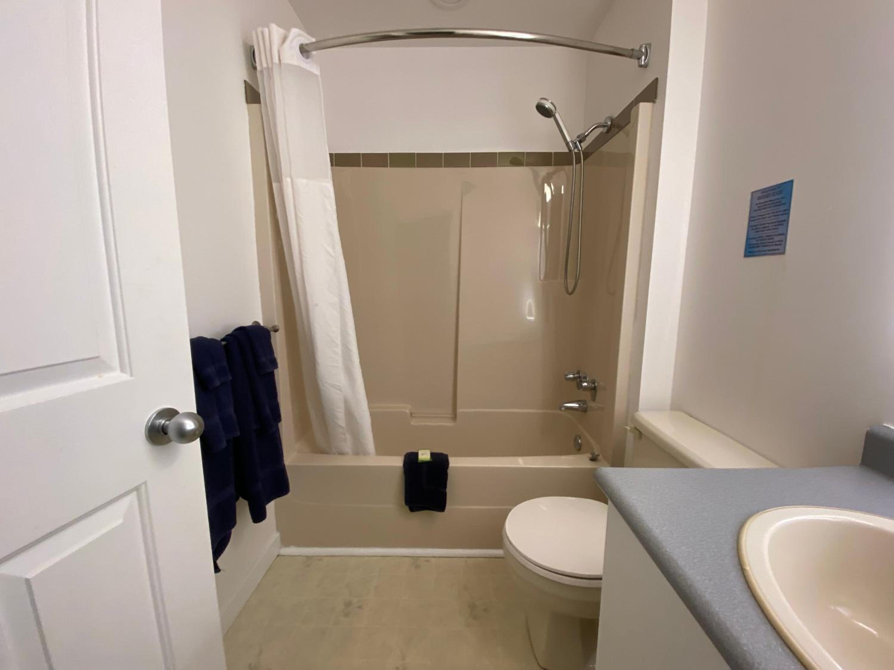 One-Bedroom Apartment - Photo 6