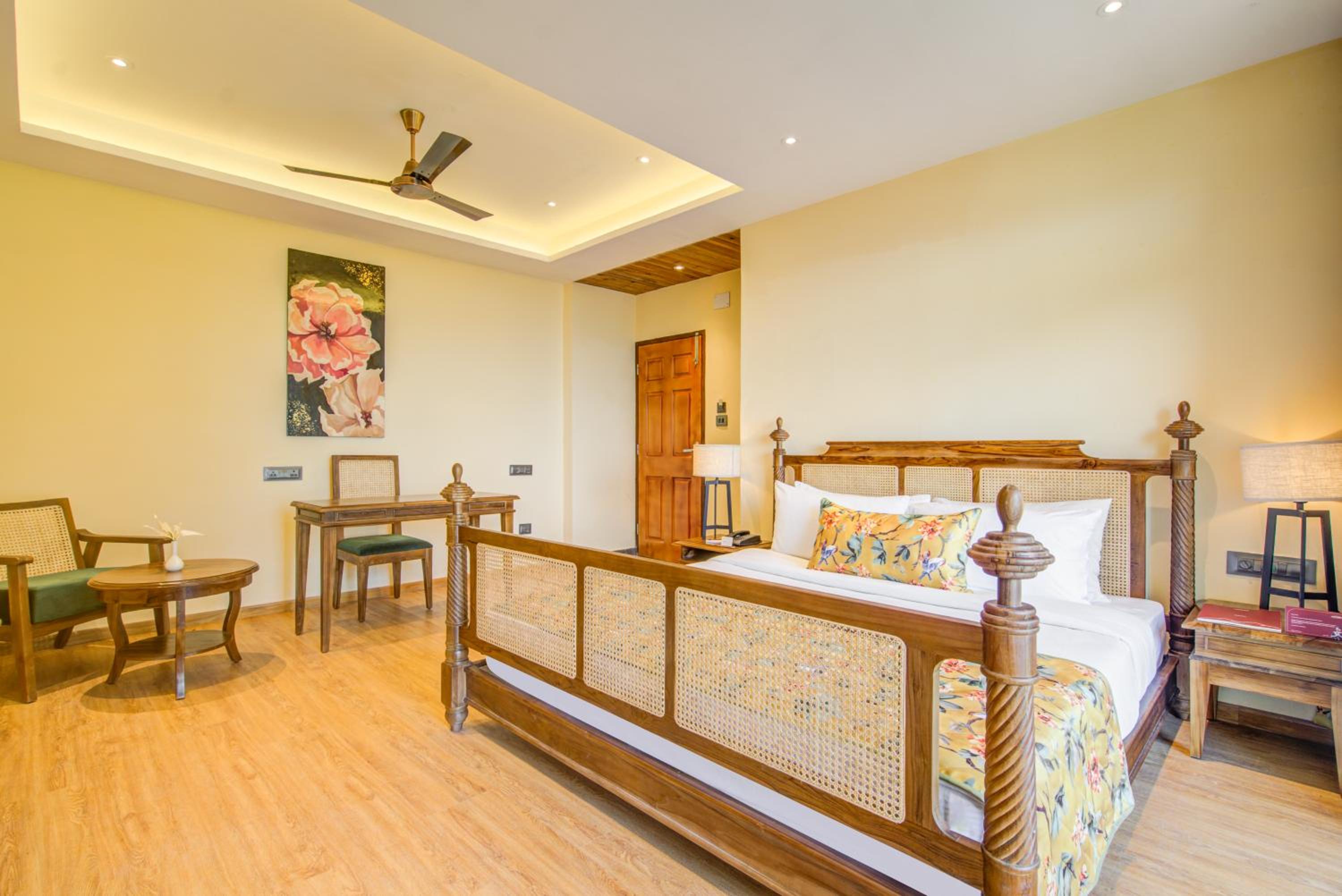 Premium Mountain View Room with Private Balcony  photo 2
