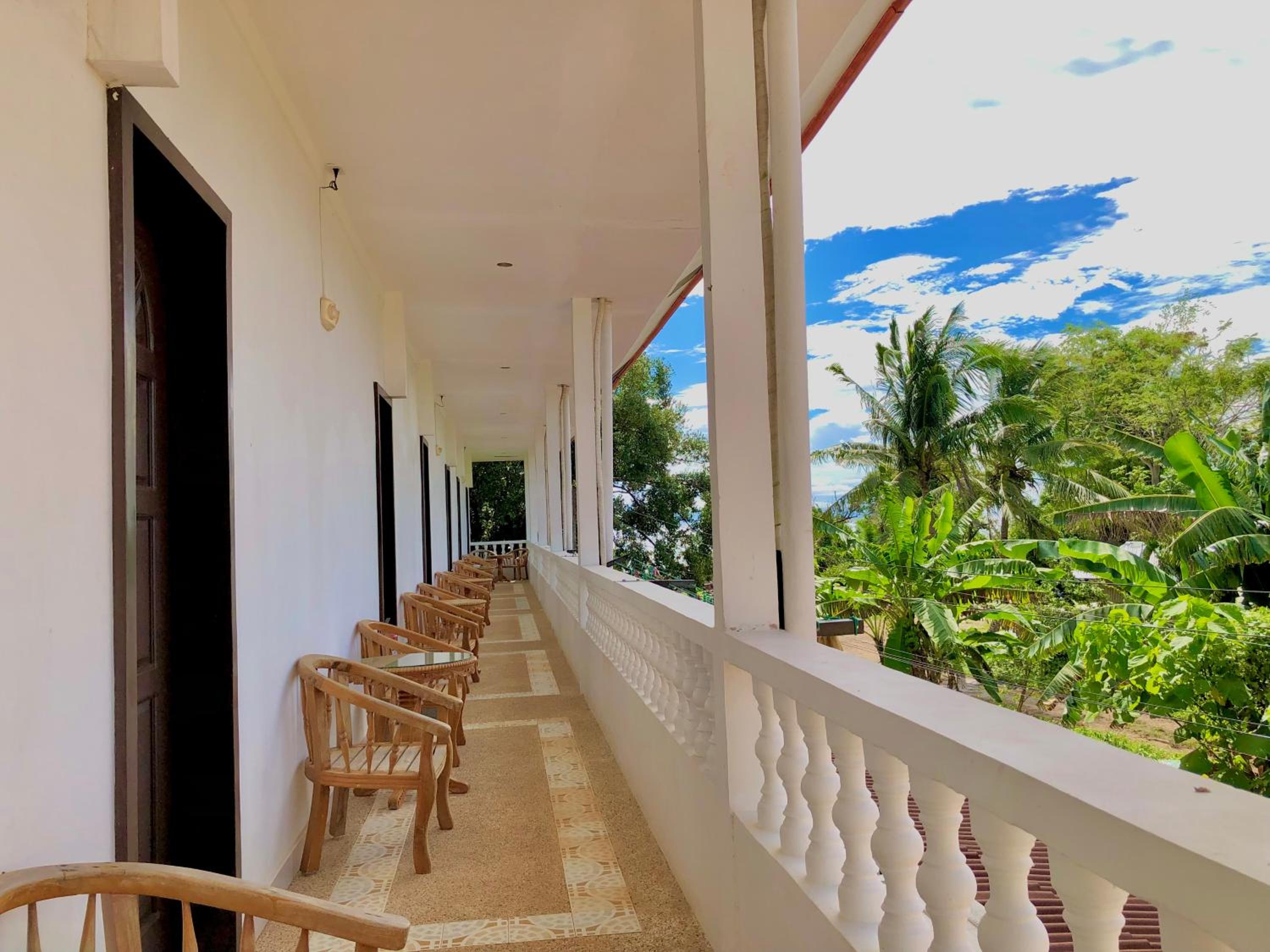 Standard Twin Room with Sea View - Photo 18