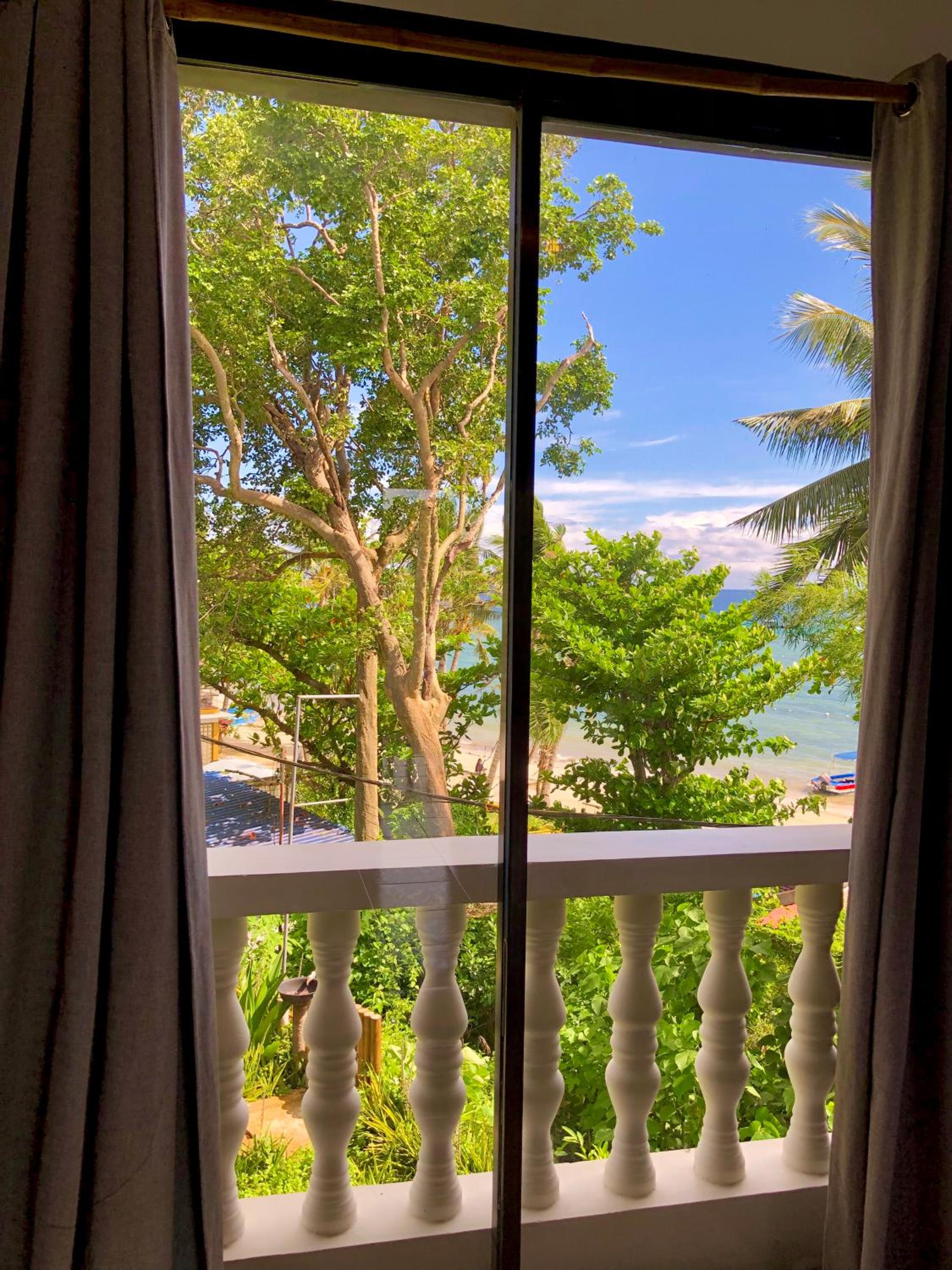 Standard Twin Room with Sea View - Photo 4