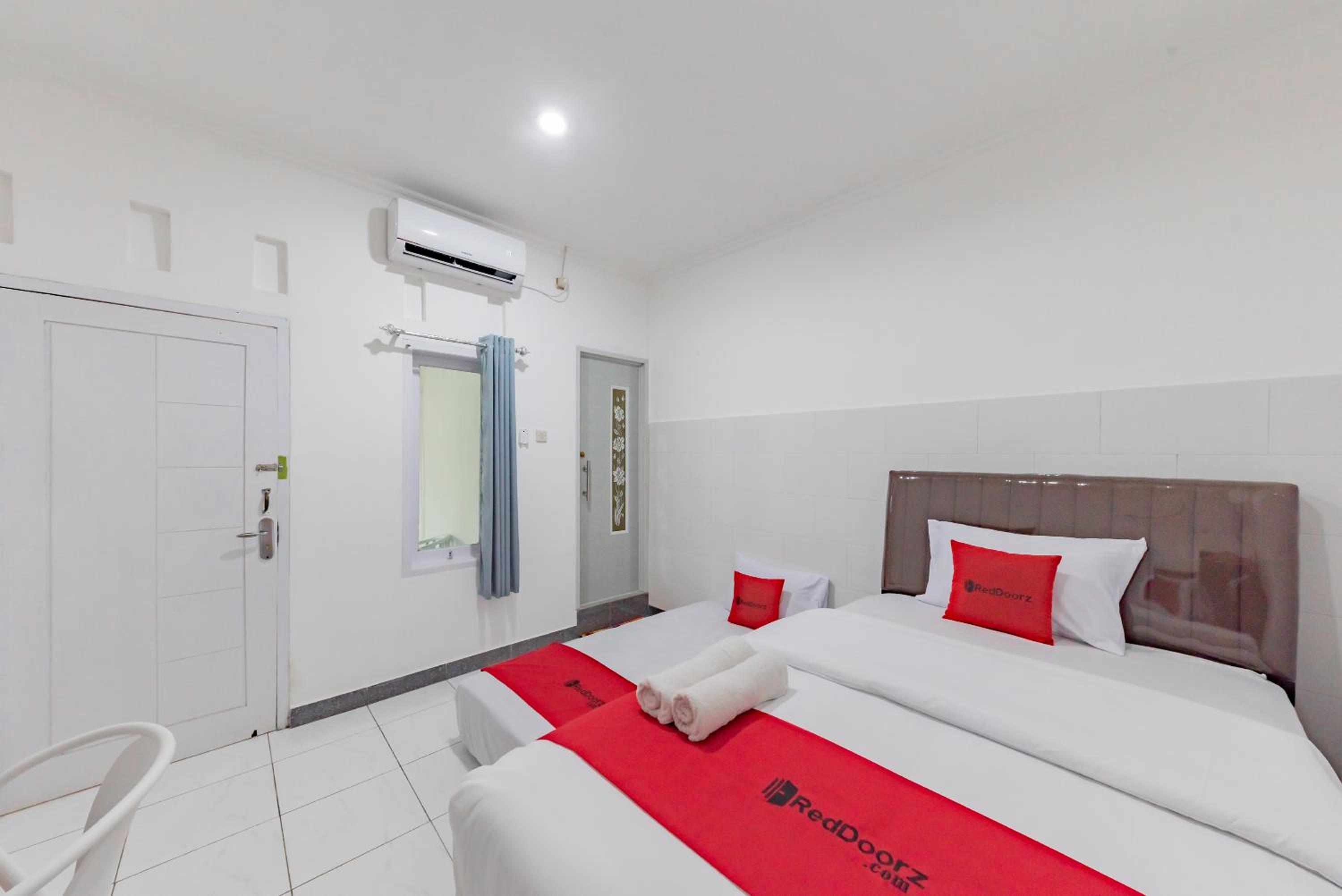 Twin Room - Photo 1