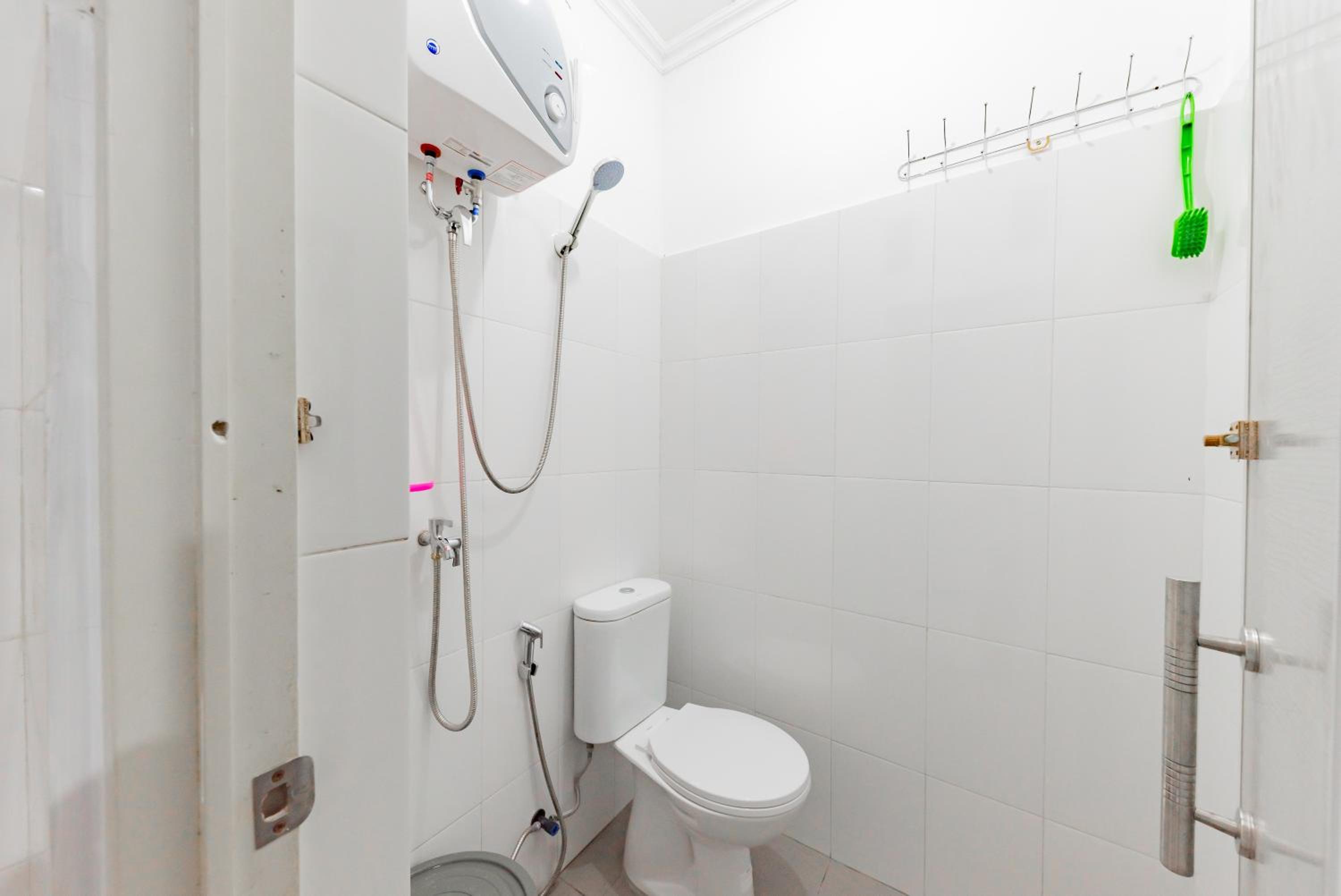 Twin Room - Photo 2