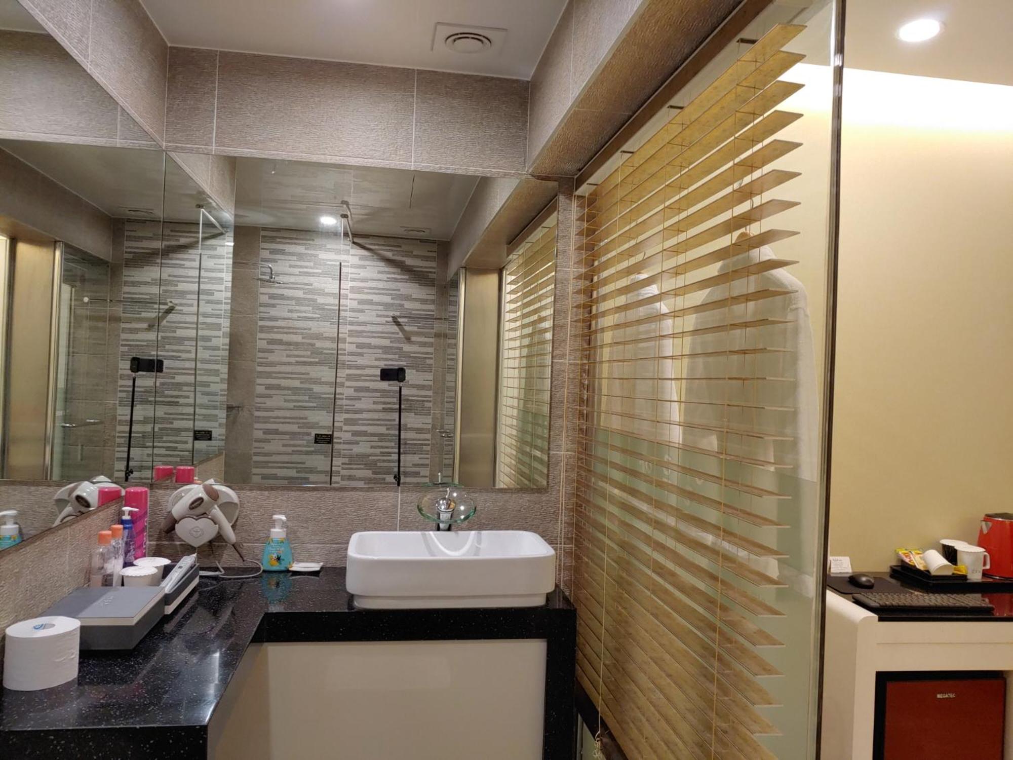 Double Room - Photo 7