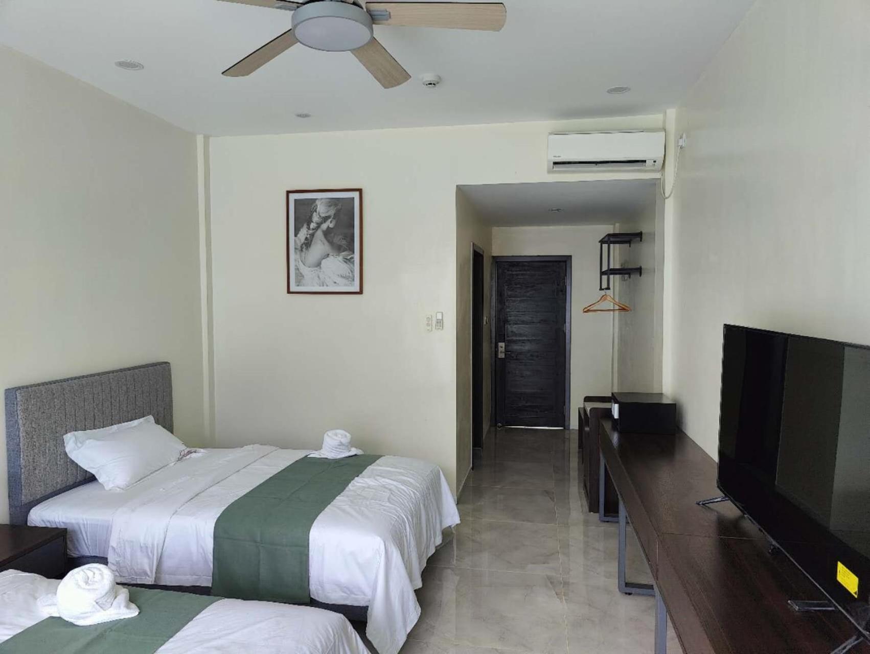Deluxe Double or Twin Room with Balcony - Photo 3