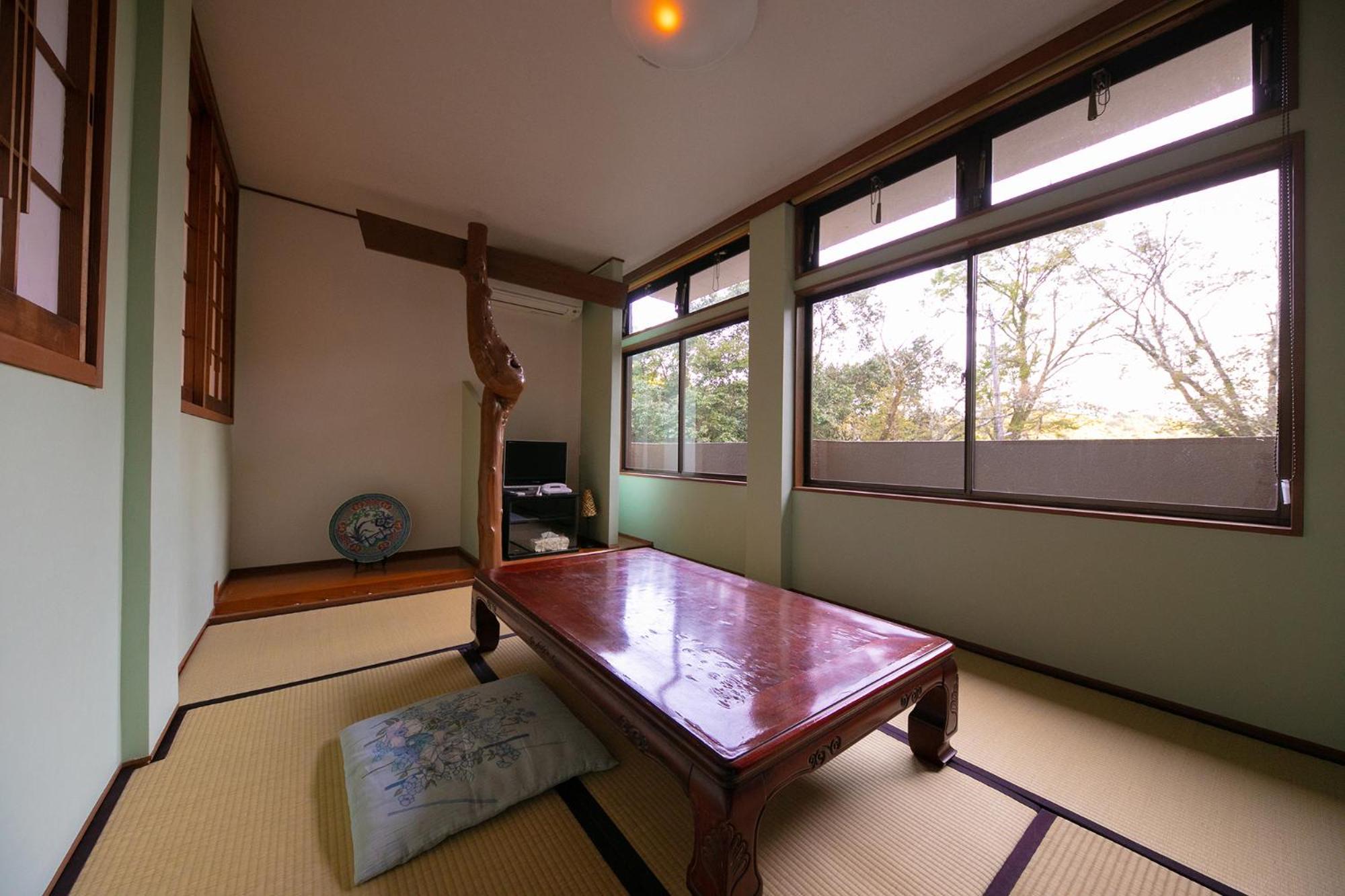 Japanese-Style Room