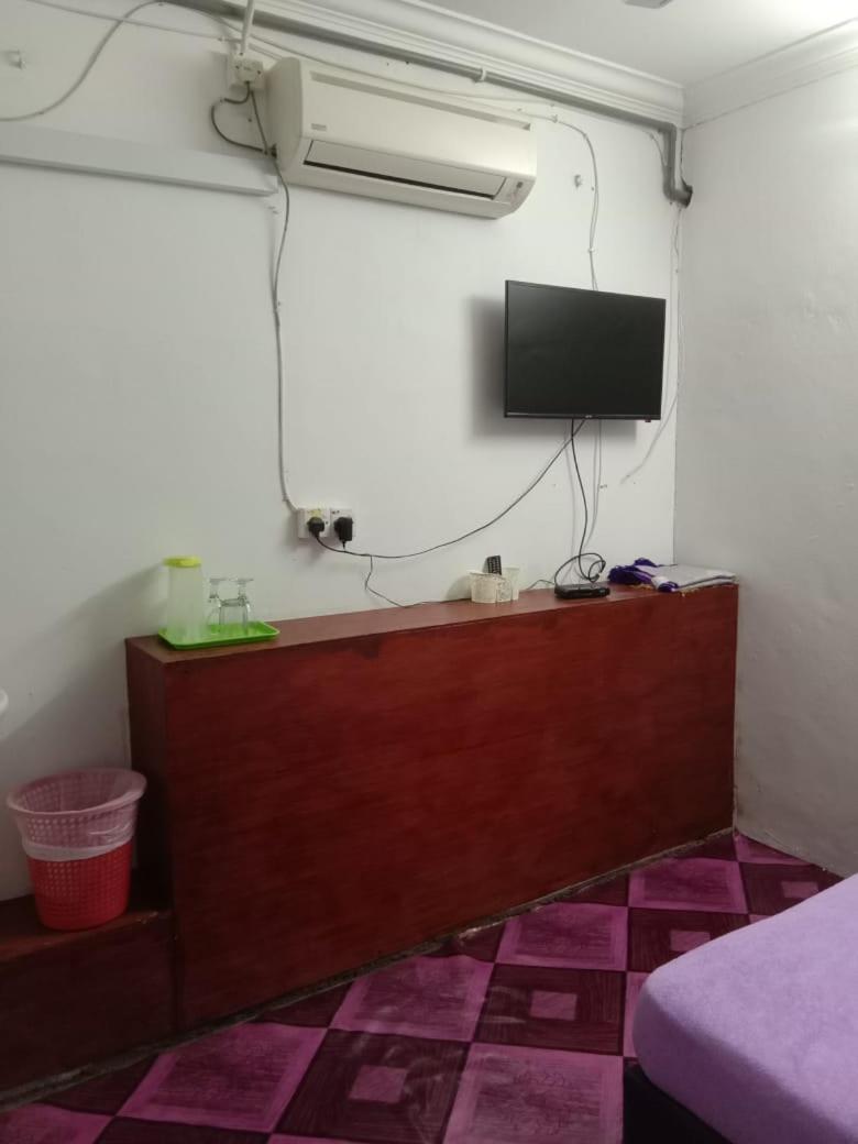 Budget Double Room photo 2