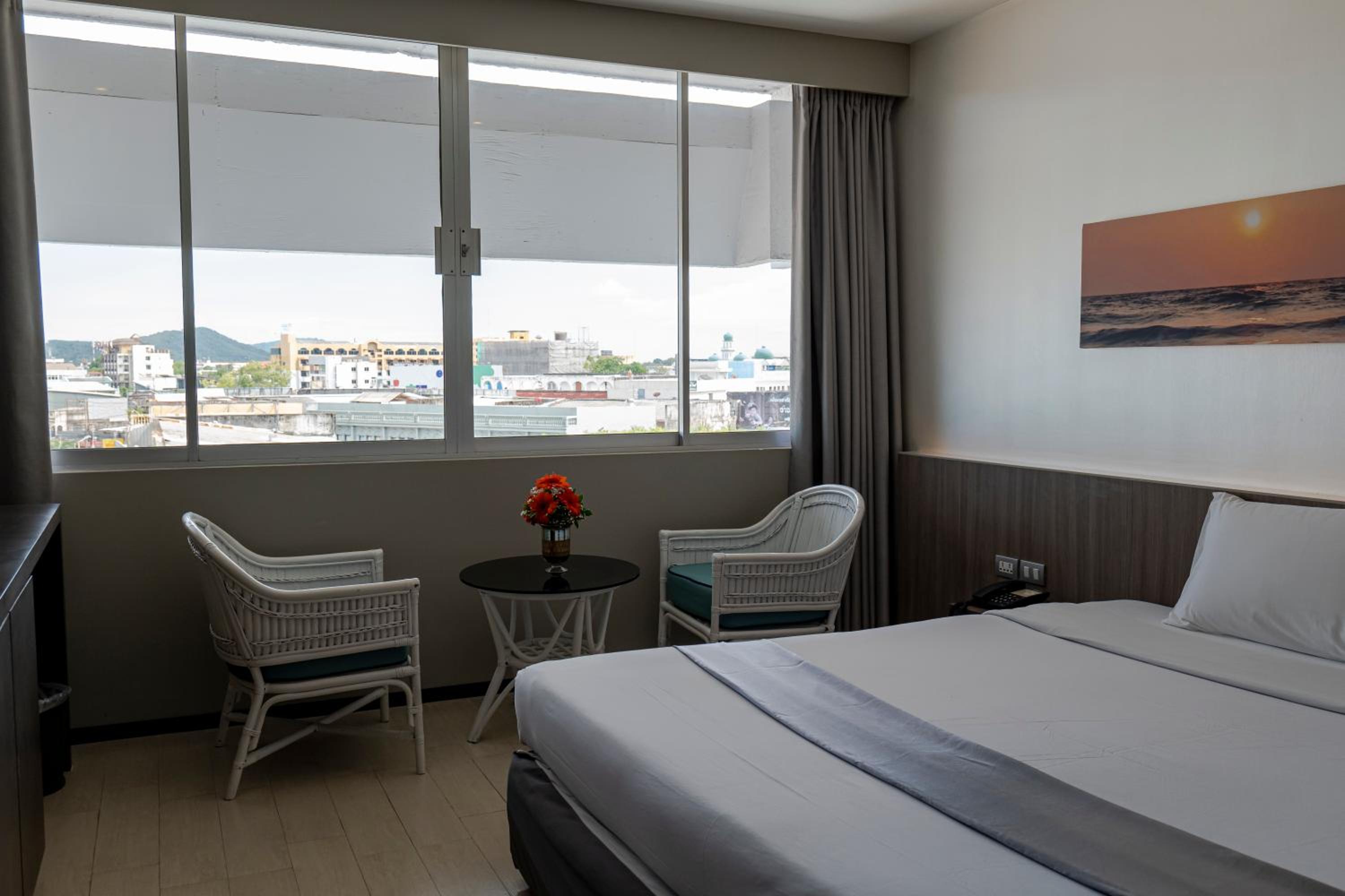 Deluxe Double Room - Photo 8
