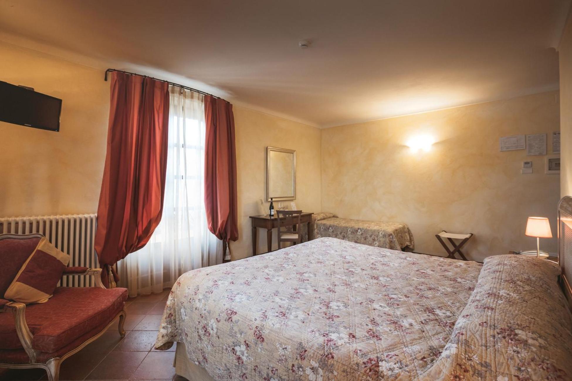 Triple Room