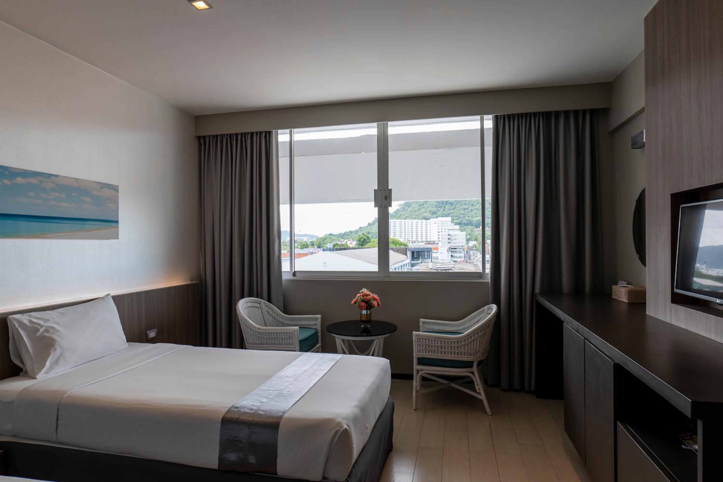 Deluxe Twin Room - Photo 3