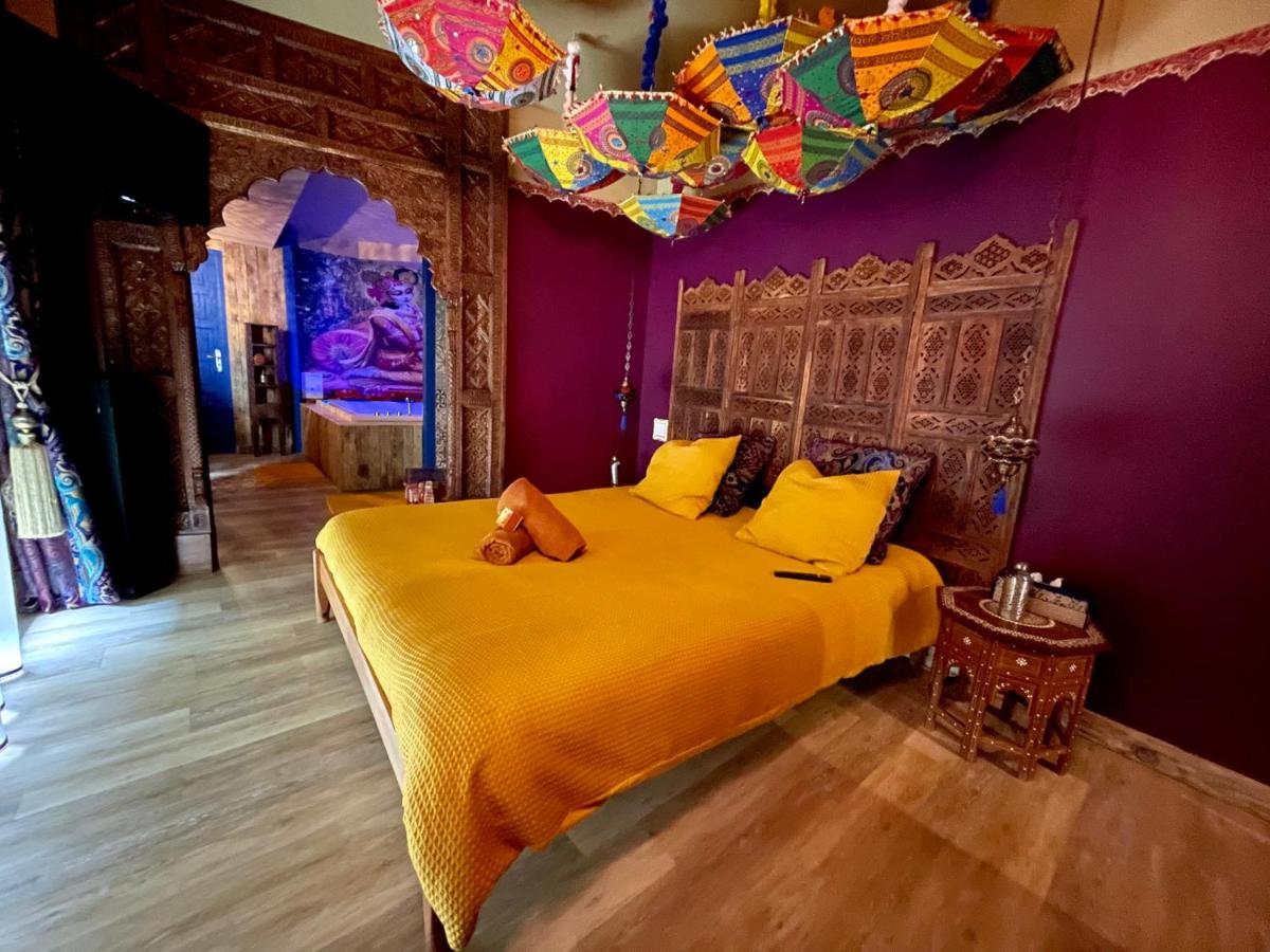 Double Room with Spa Bath - Photo 7