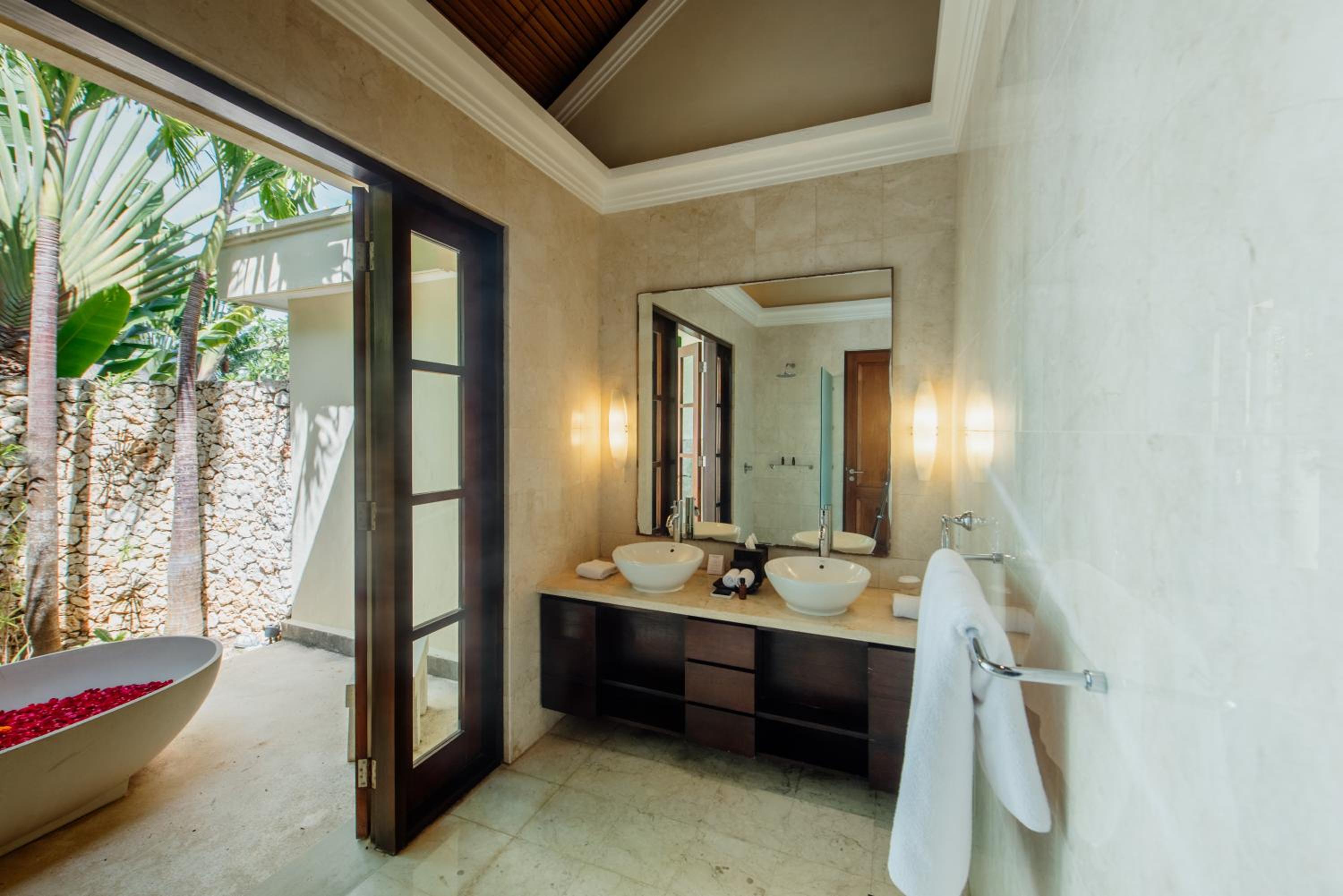 Four-Bedroom Pool Villa photo 2