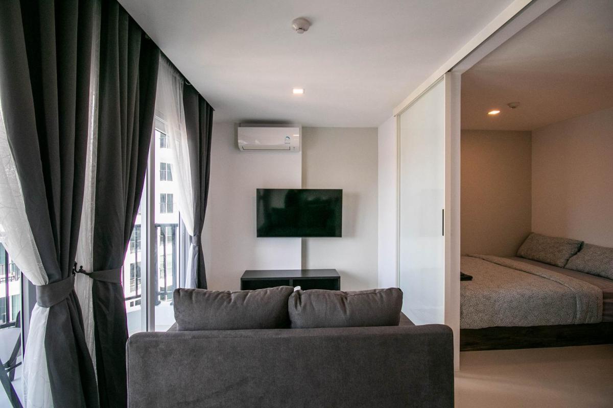 Deluxe Queen Suite - Photo 10